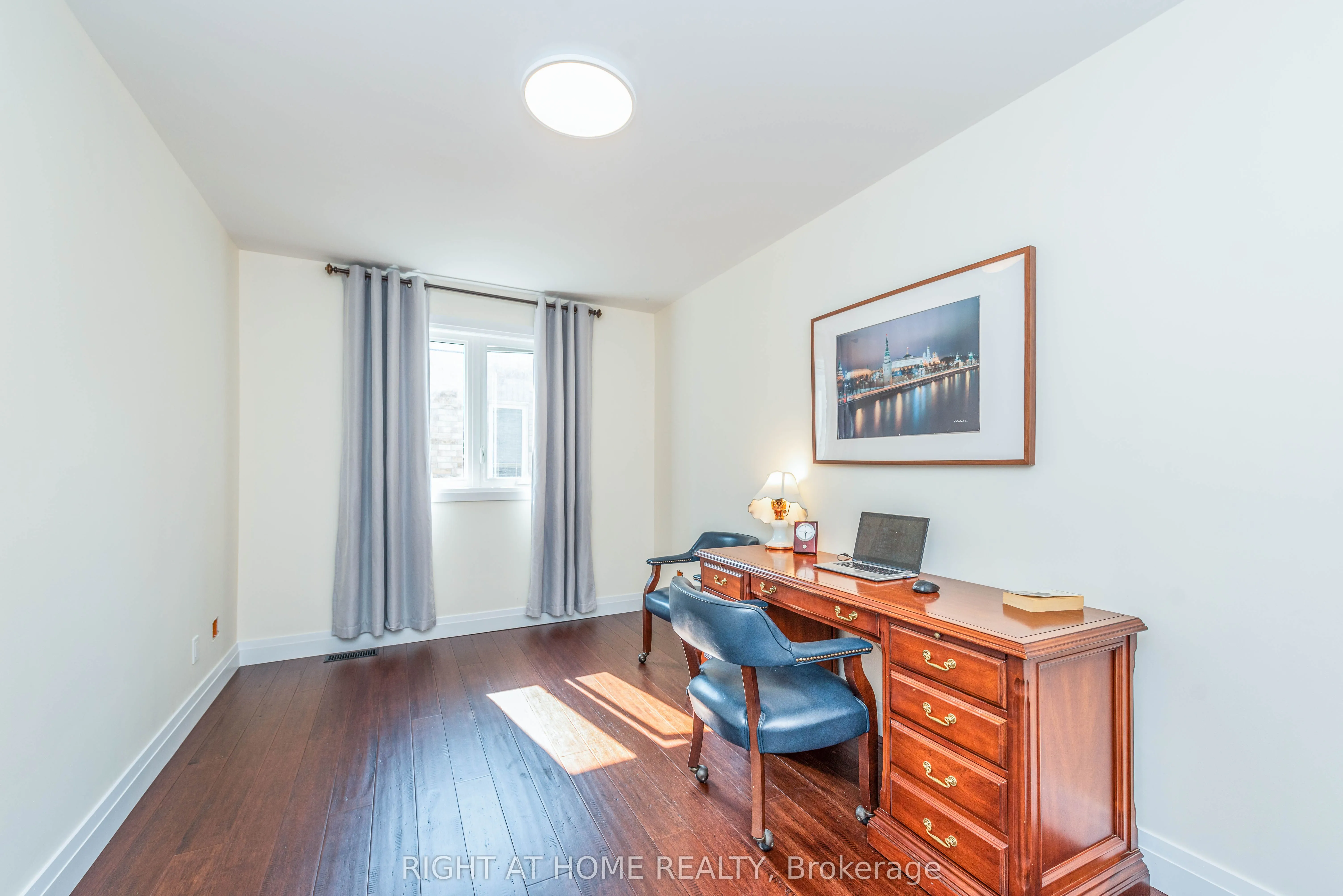 11 Ottaway Avenue
