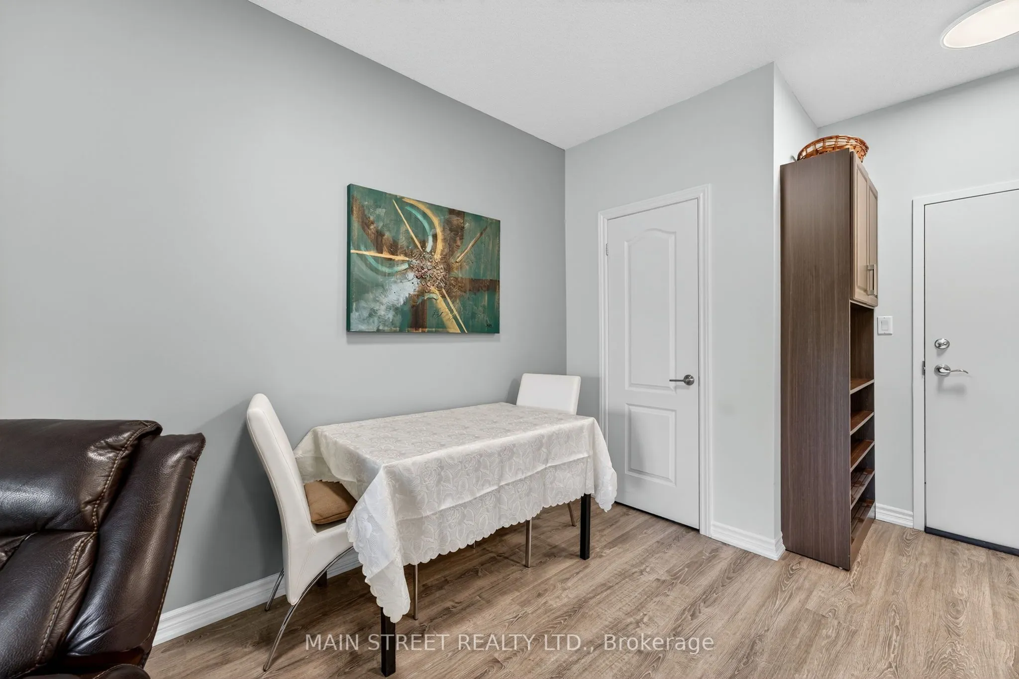 40 Ferndale Drive S, #303