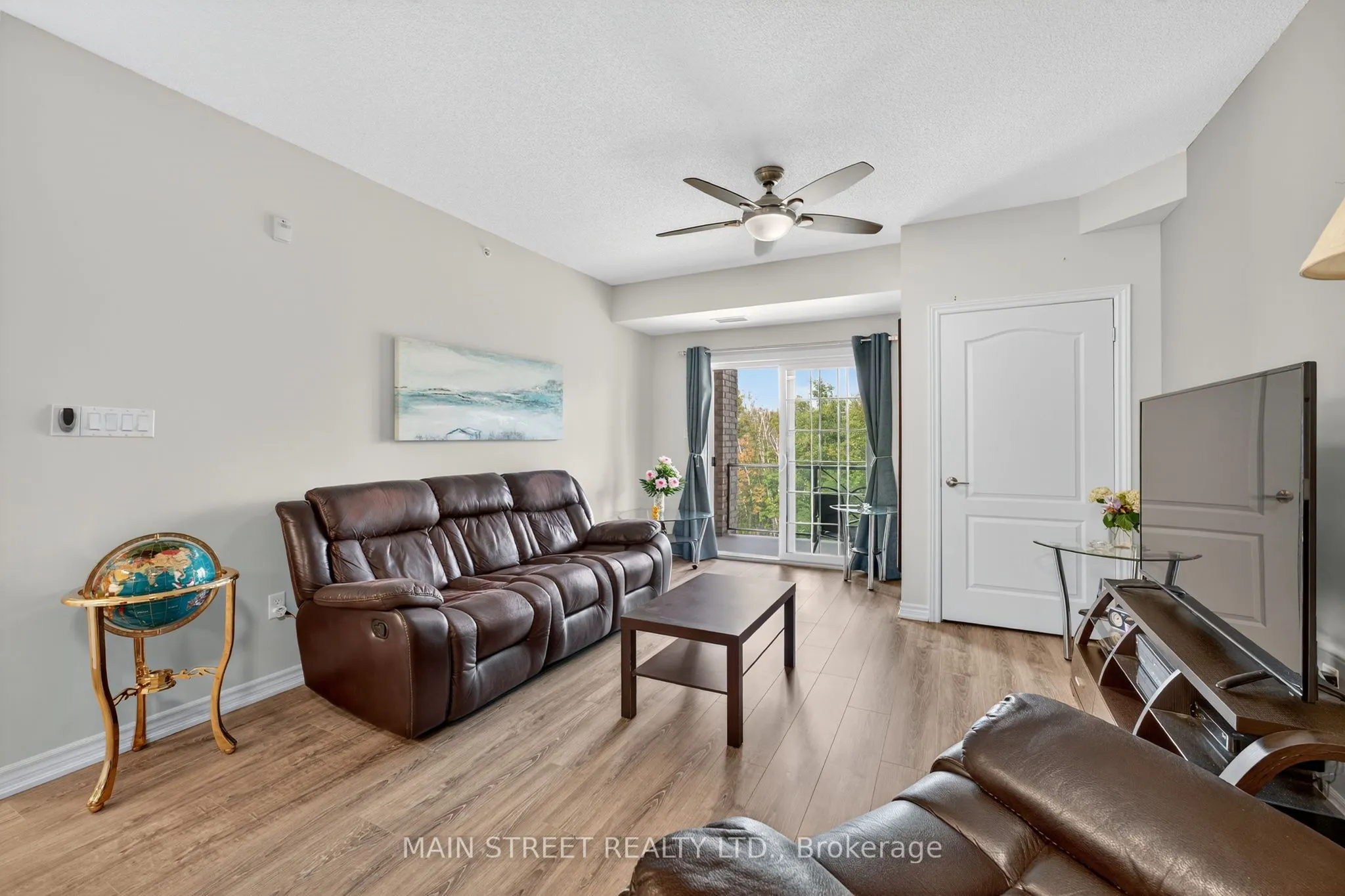 40 Ferndale Drive S, #303