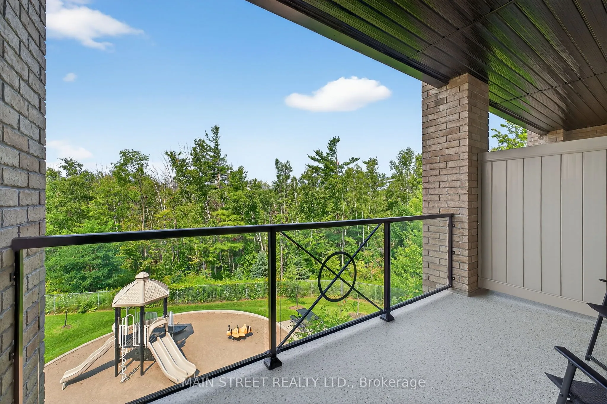 40 Ferndale Drive S, #303