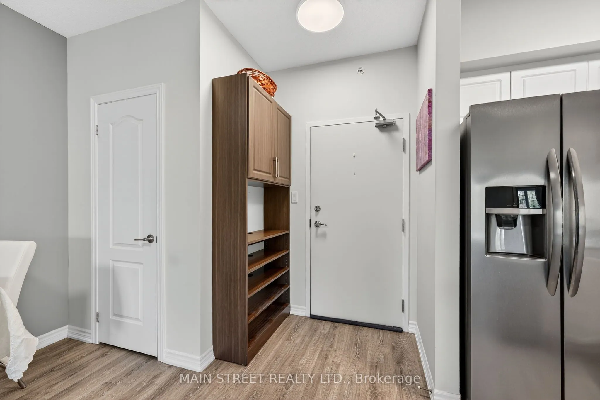 40 Ferndale Drive S, #303