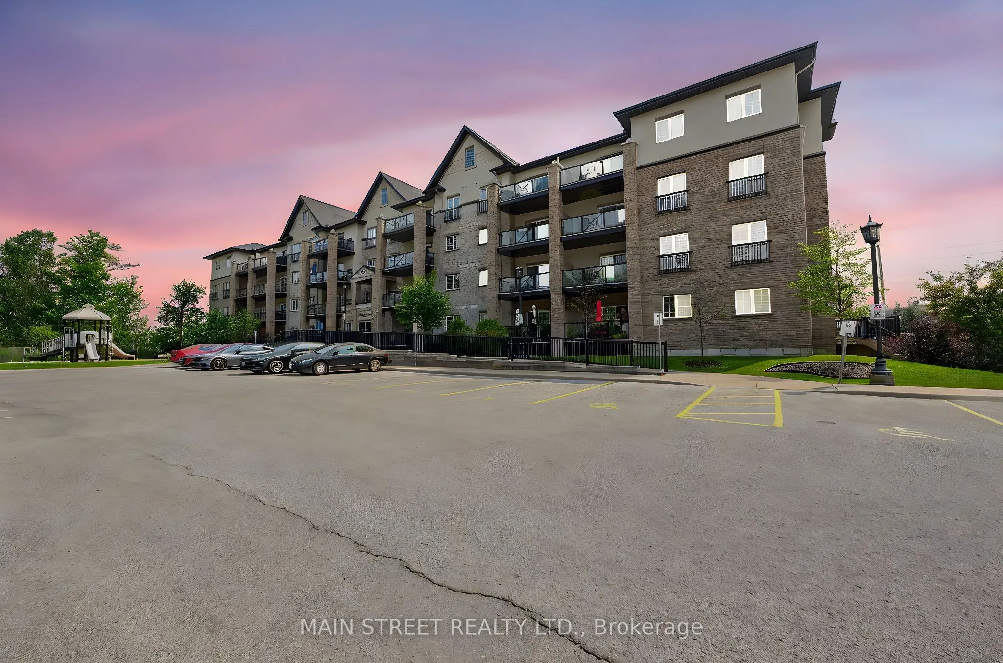 40 Ferndale Drive S, #303