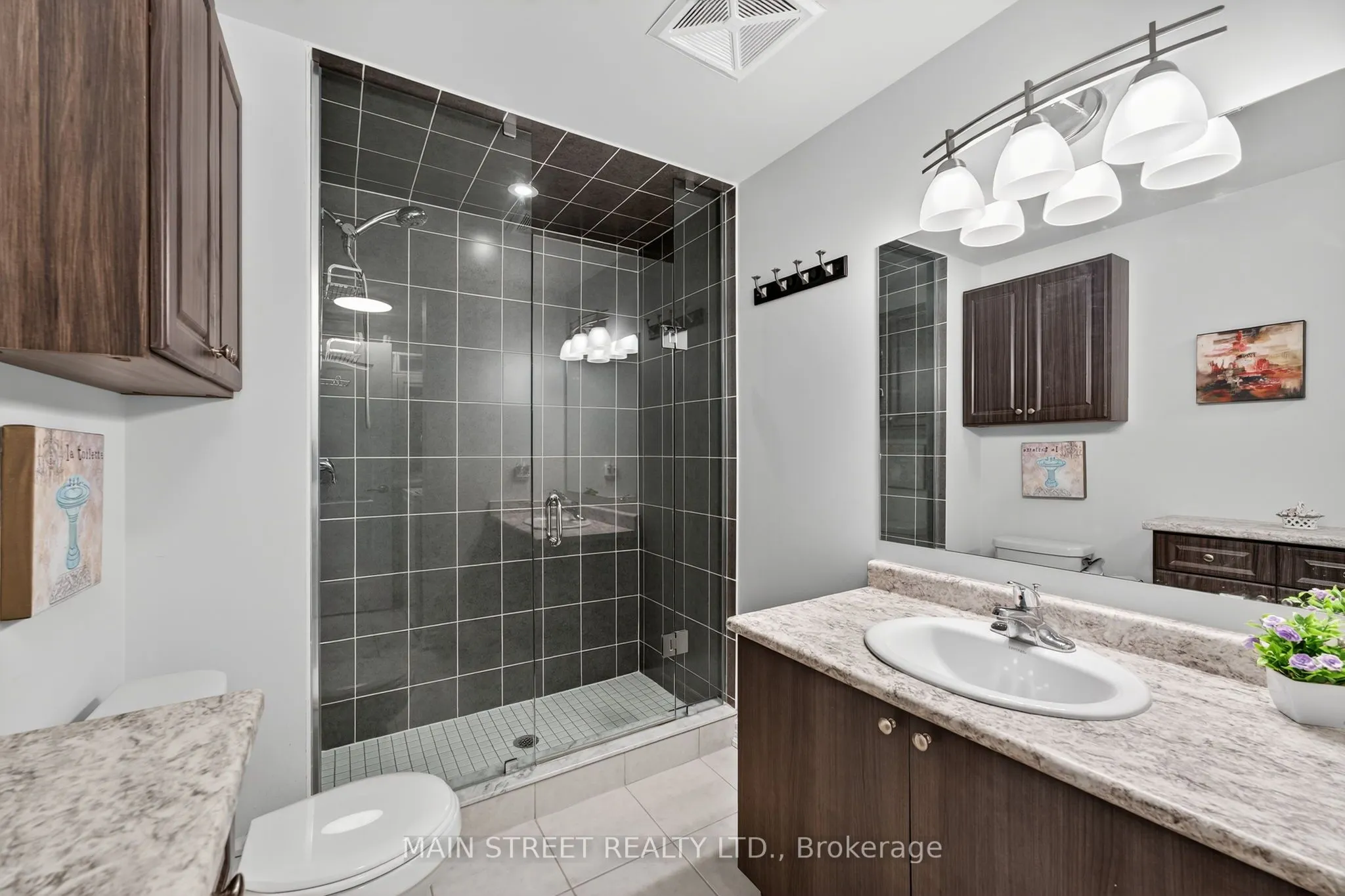 40 Ferndale Drive S, #303