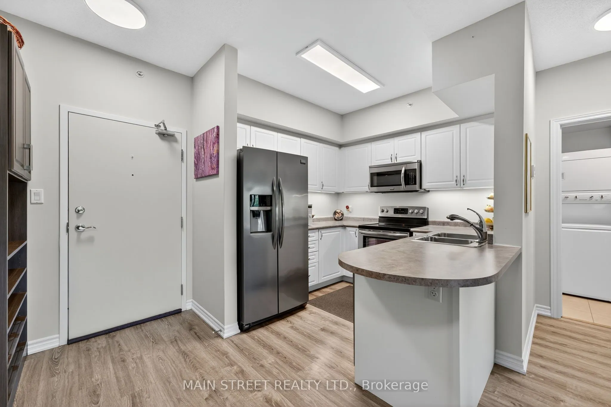 40 Ferndale Drive S, #303