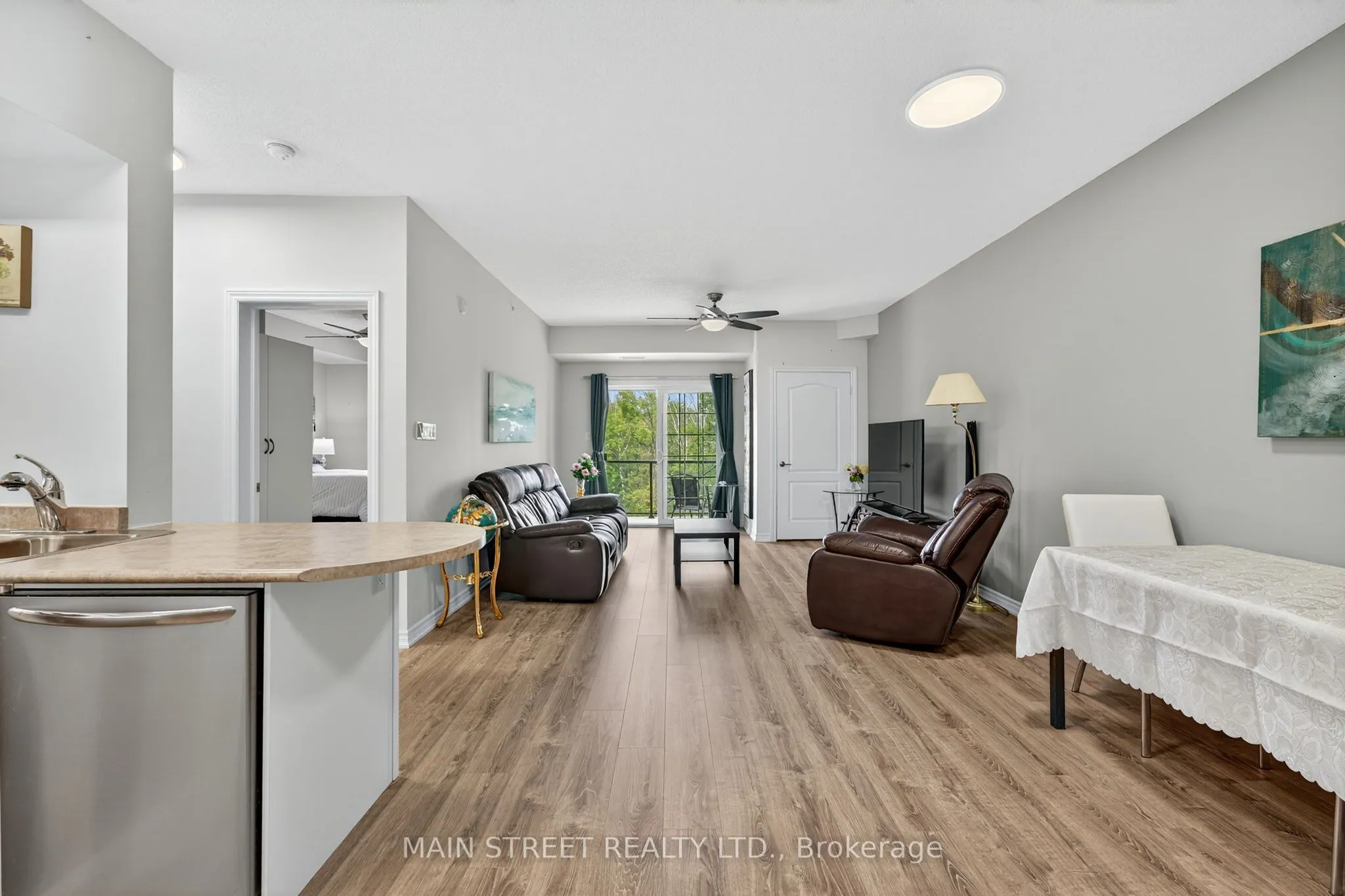 40 Ferndale Drive S, #303