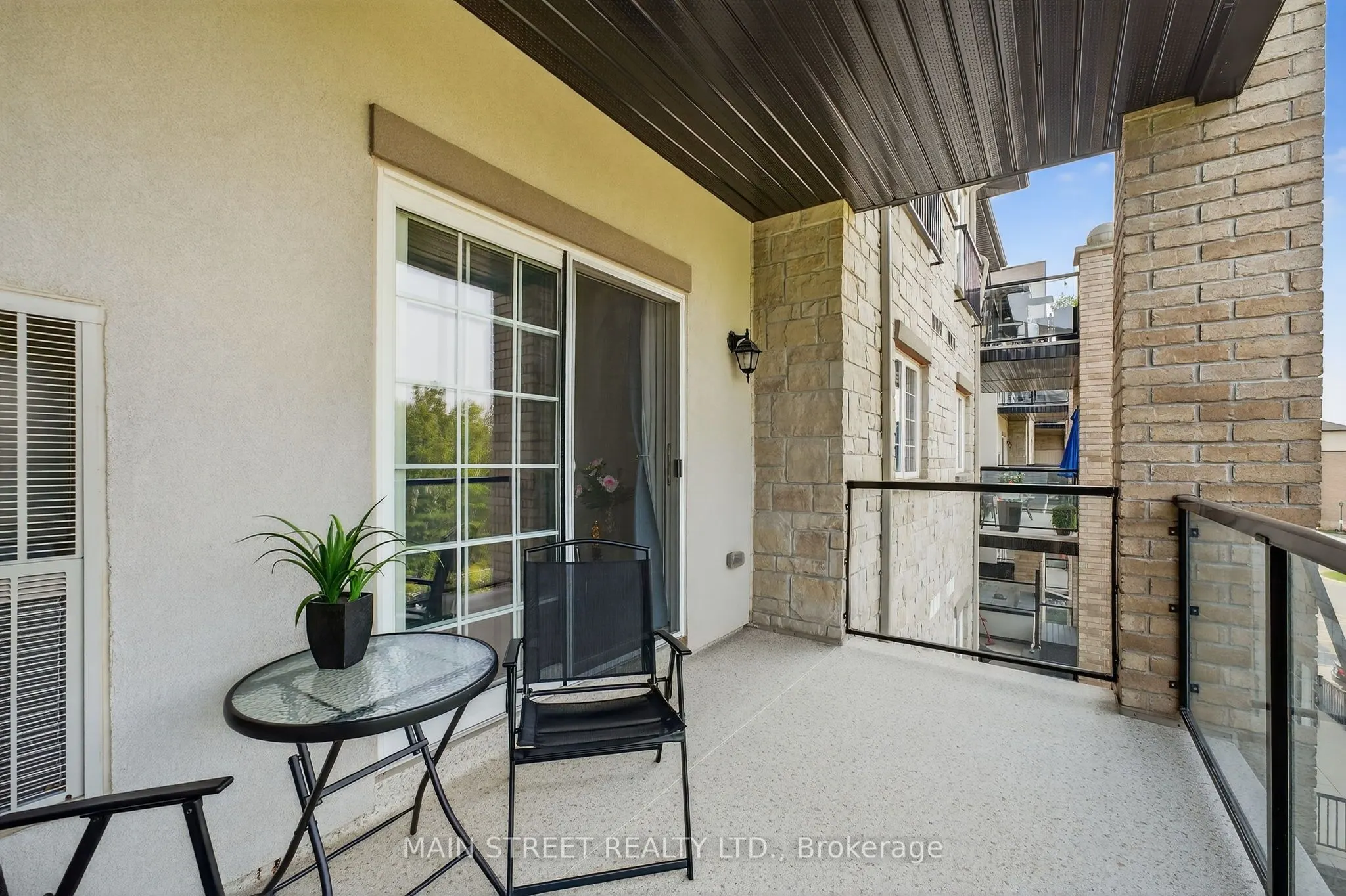 40 Ferndale Drive S, #303