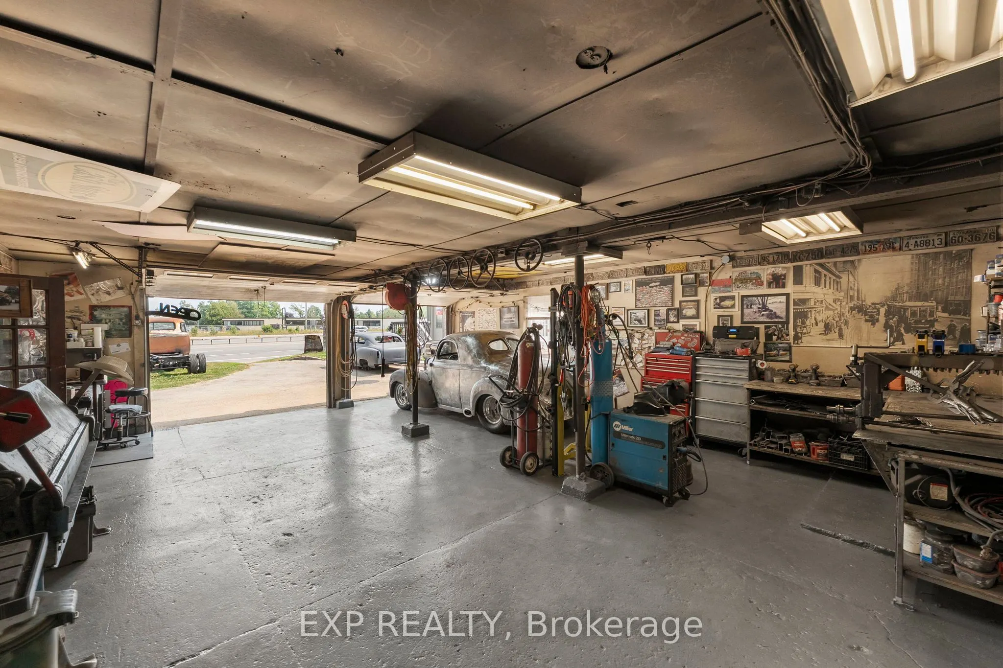 5514 Highway 11 South, R R 1