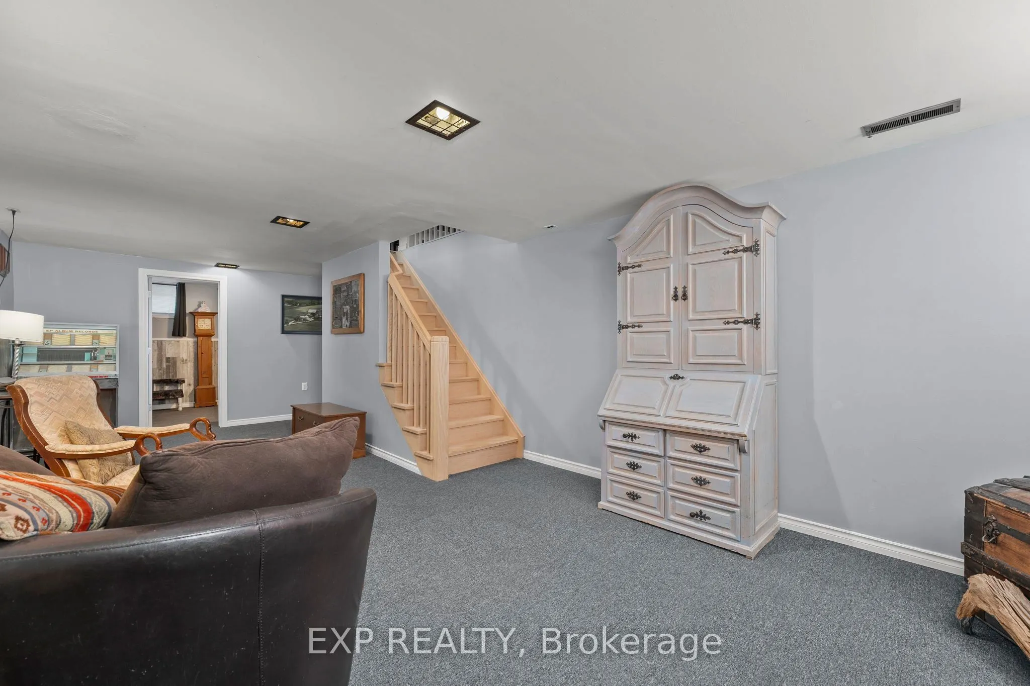 5514 Highway 11 South, R R 1