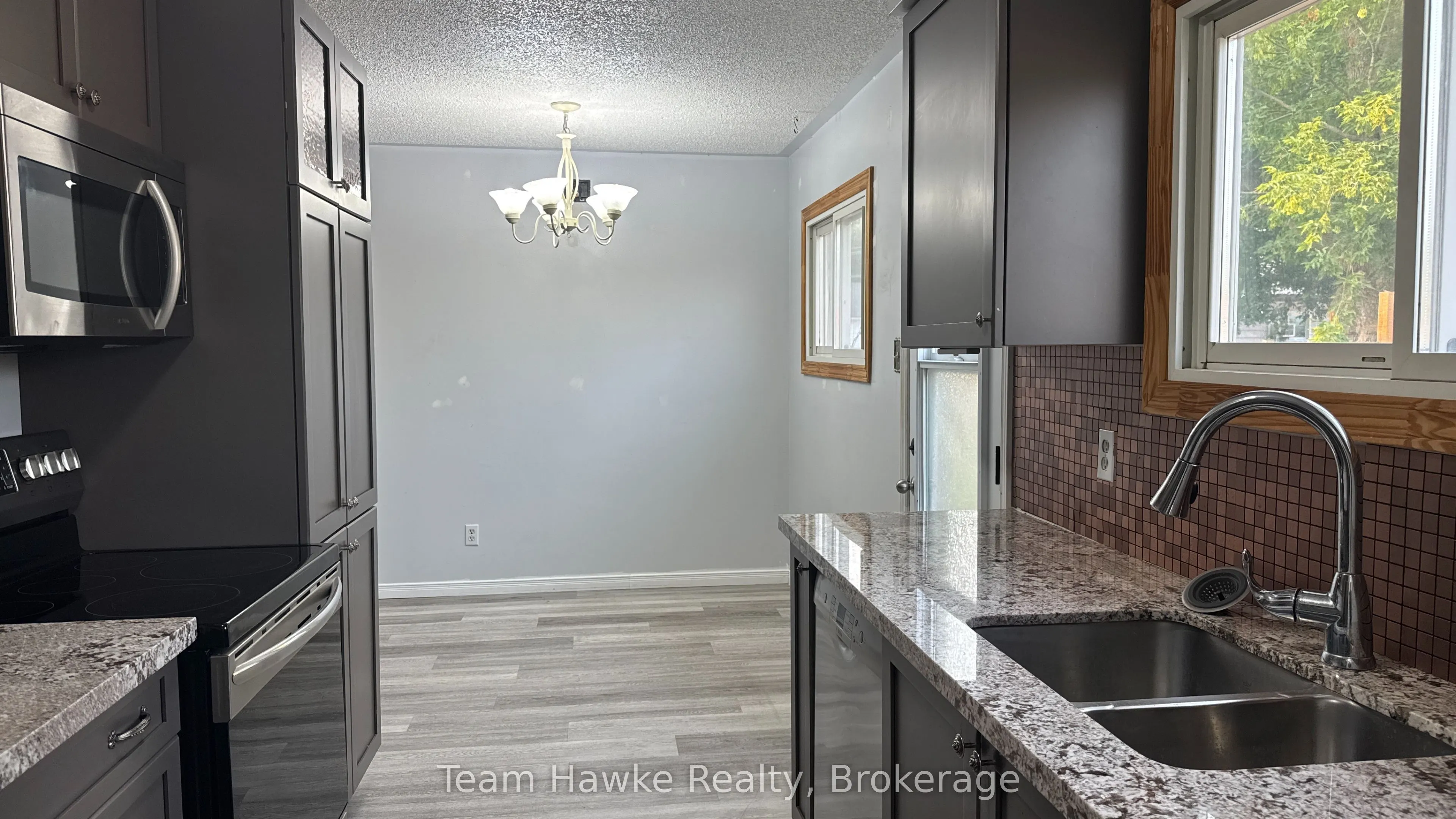 6 Beaumaur Drive