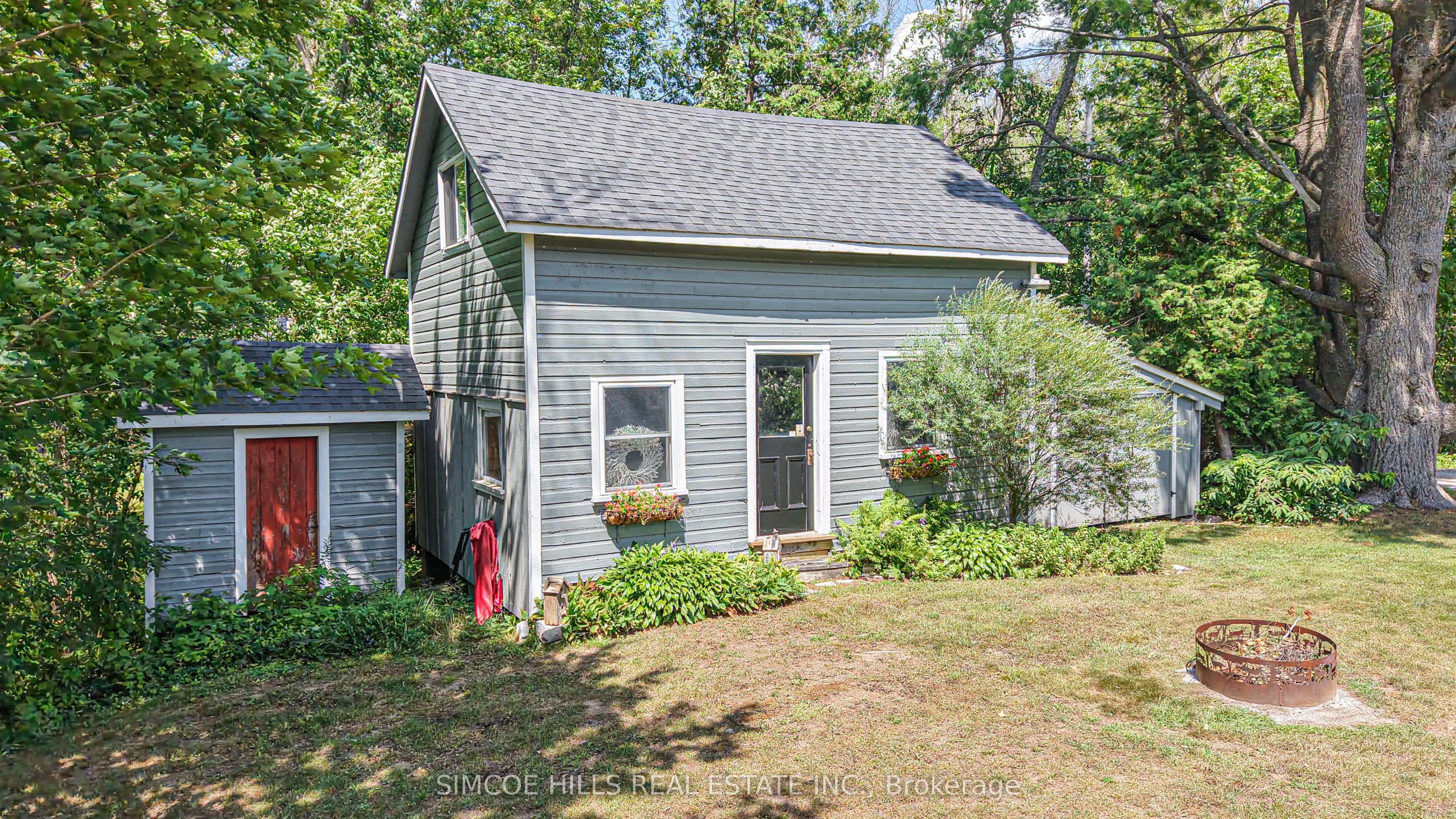 6888 Pentland Lane N