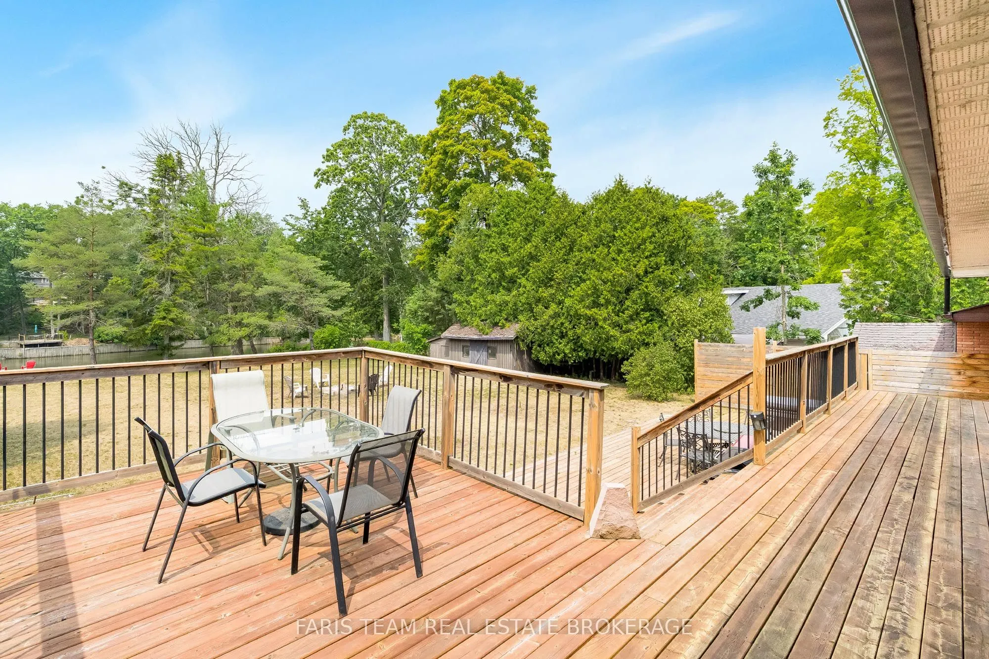 256 Knox Road E