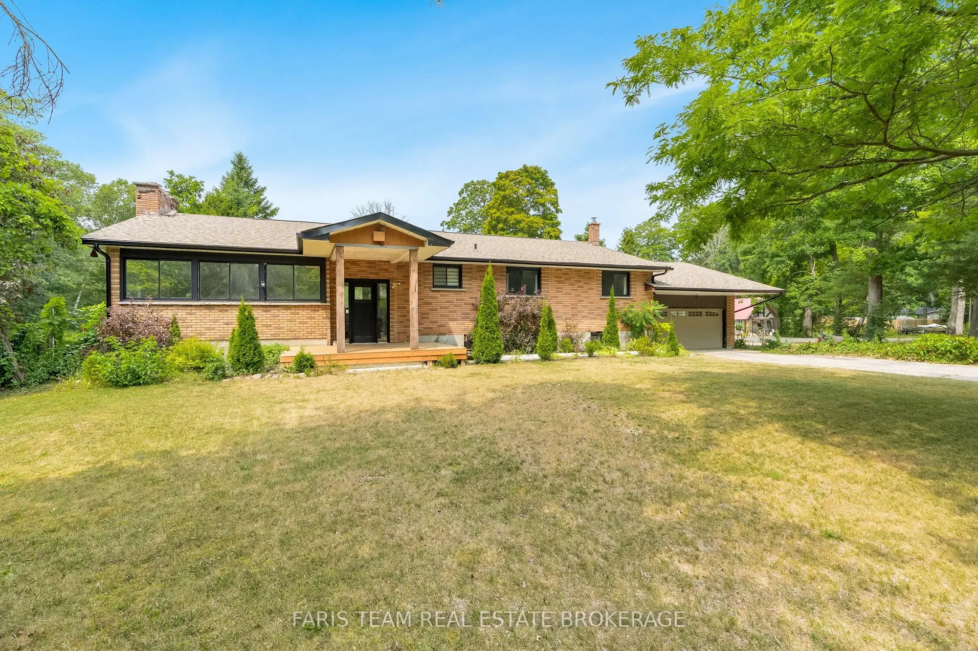256 Knox Road E
