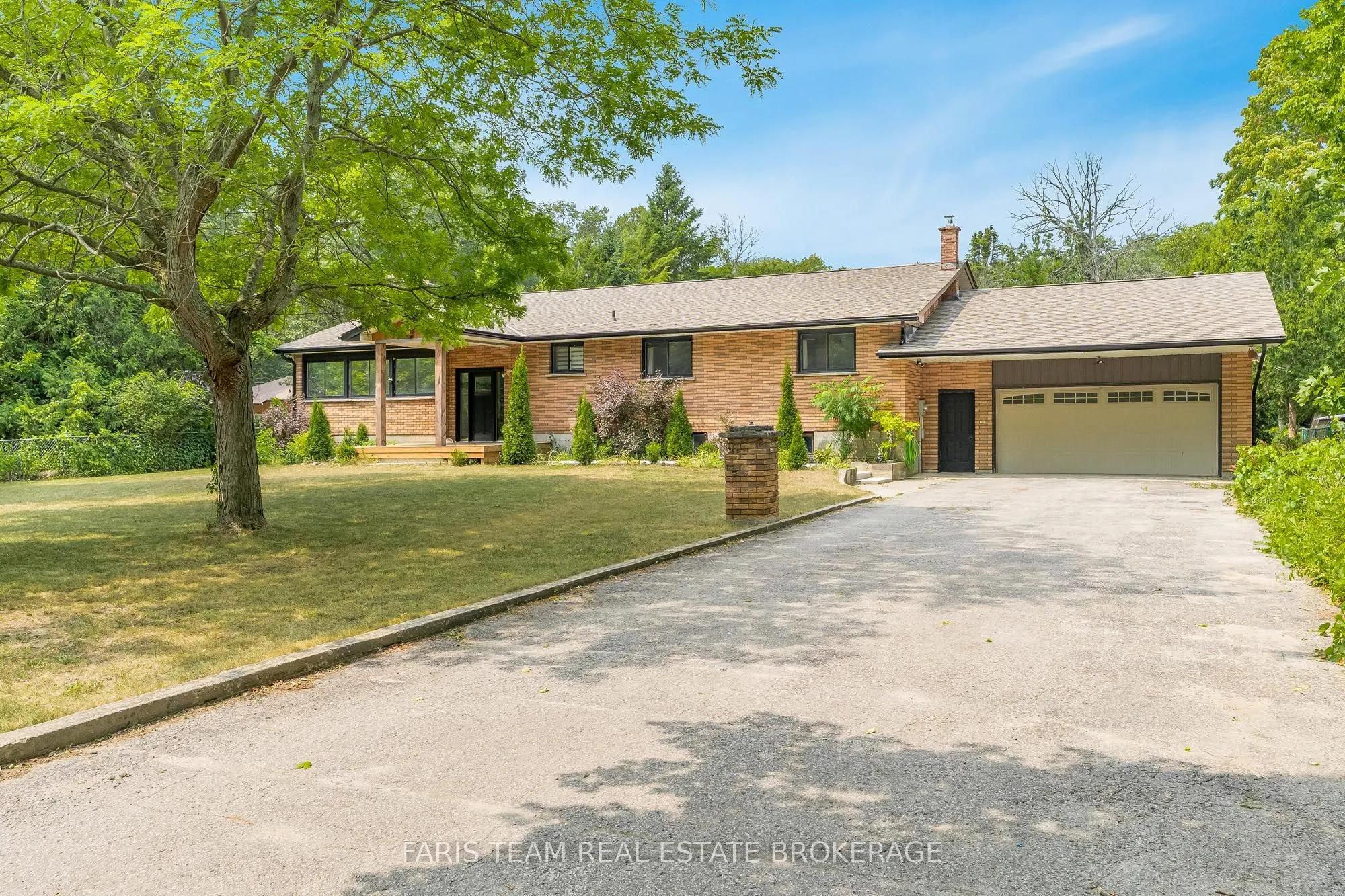 256 Knox Road E
