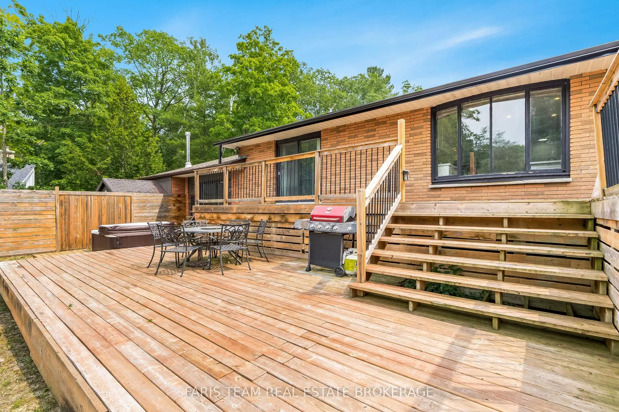 256 Knox Road E