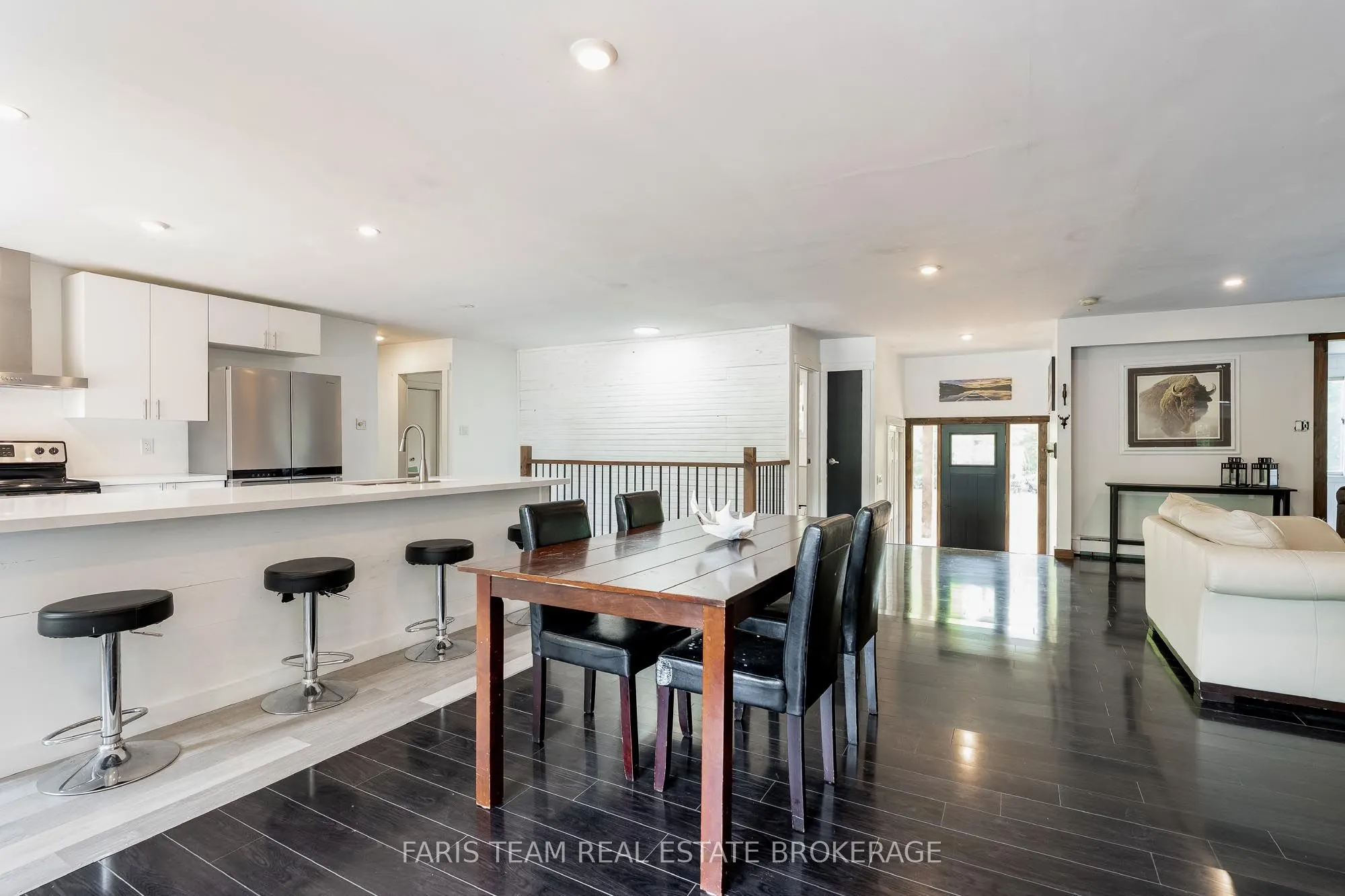 256 Knox Road E