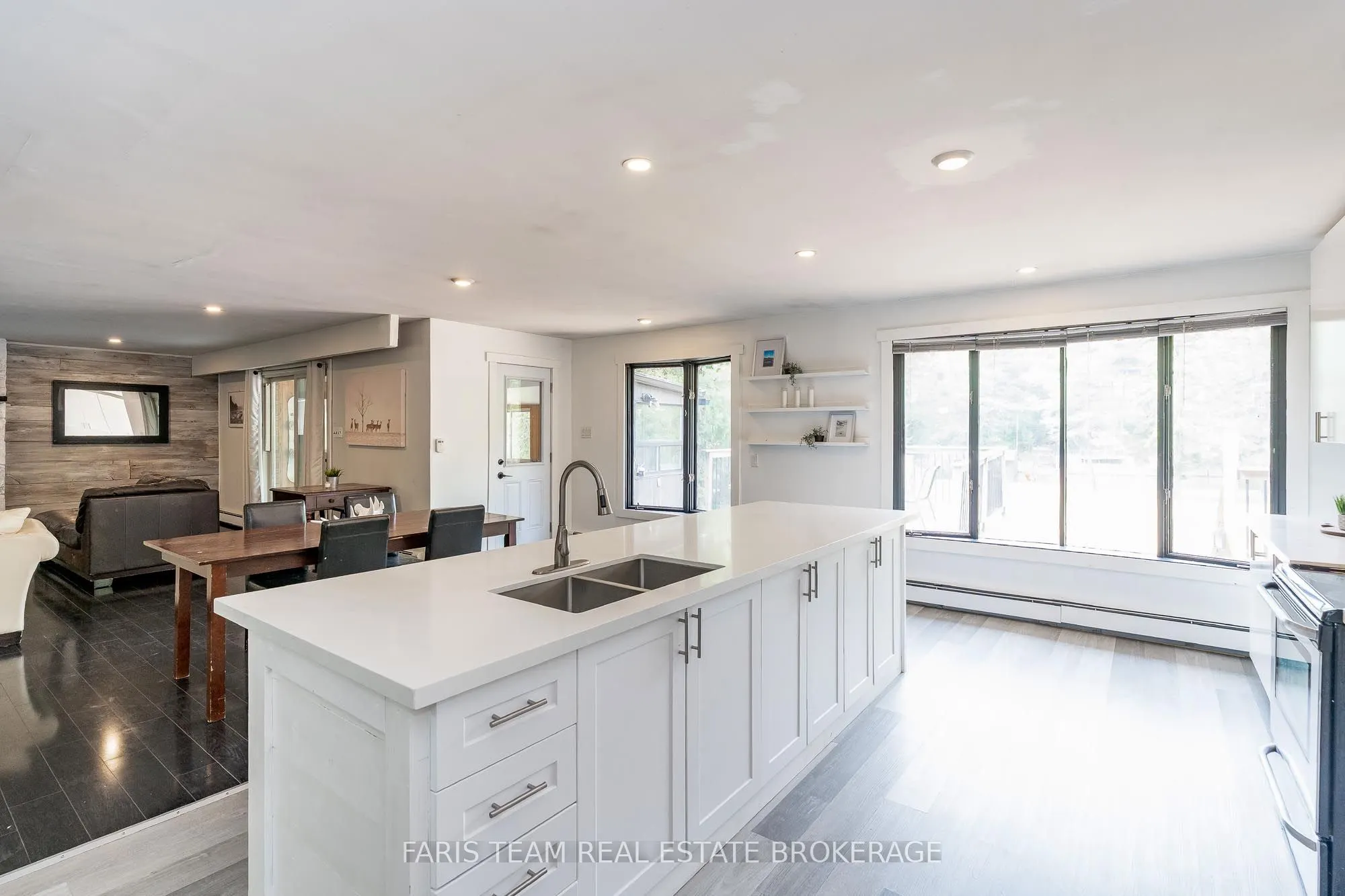 256 Knox Road E