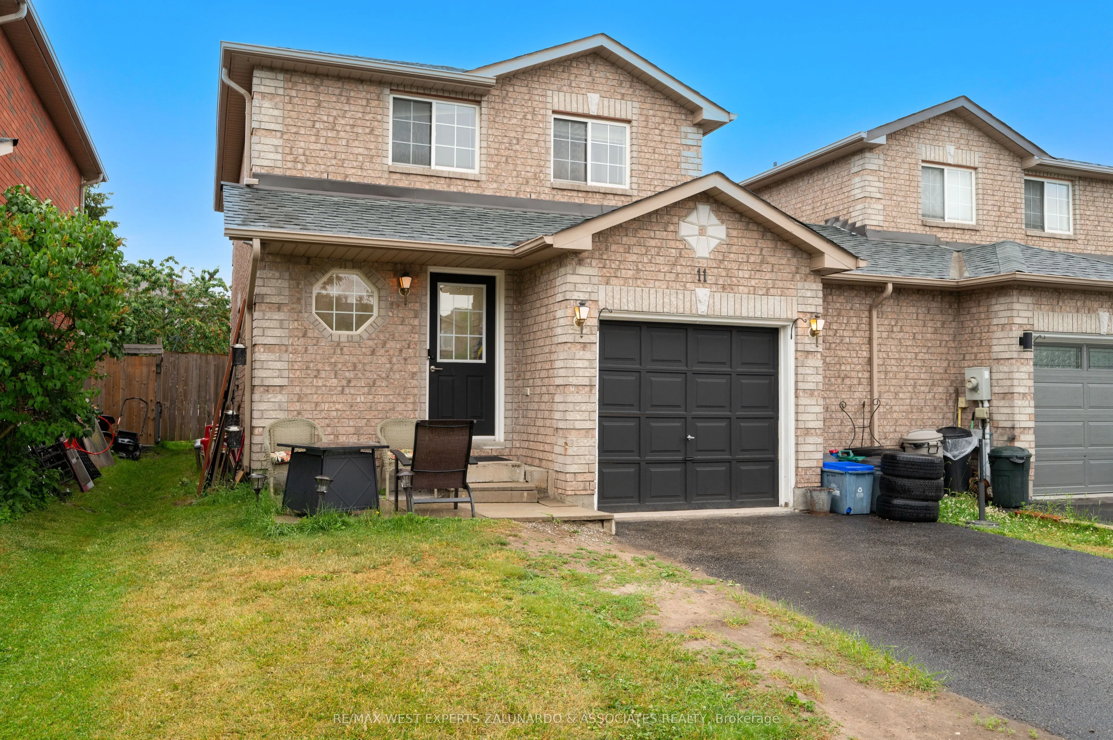 11 Raymond Crescent