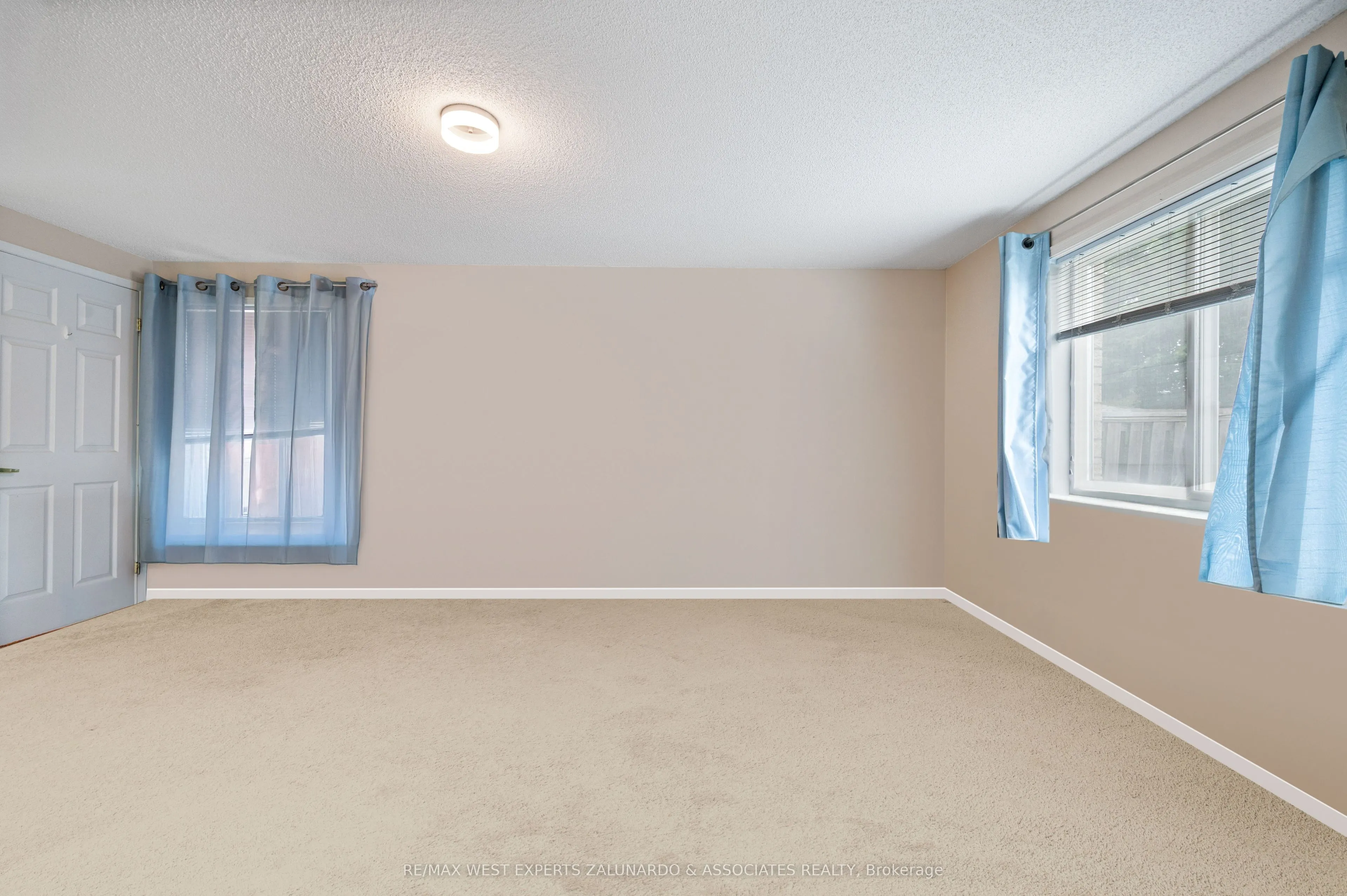 11 Raymond Crescent