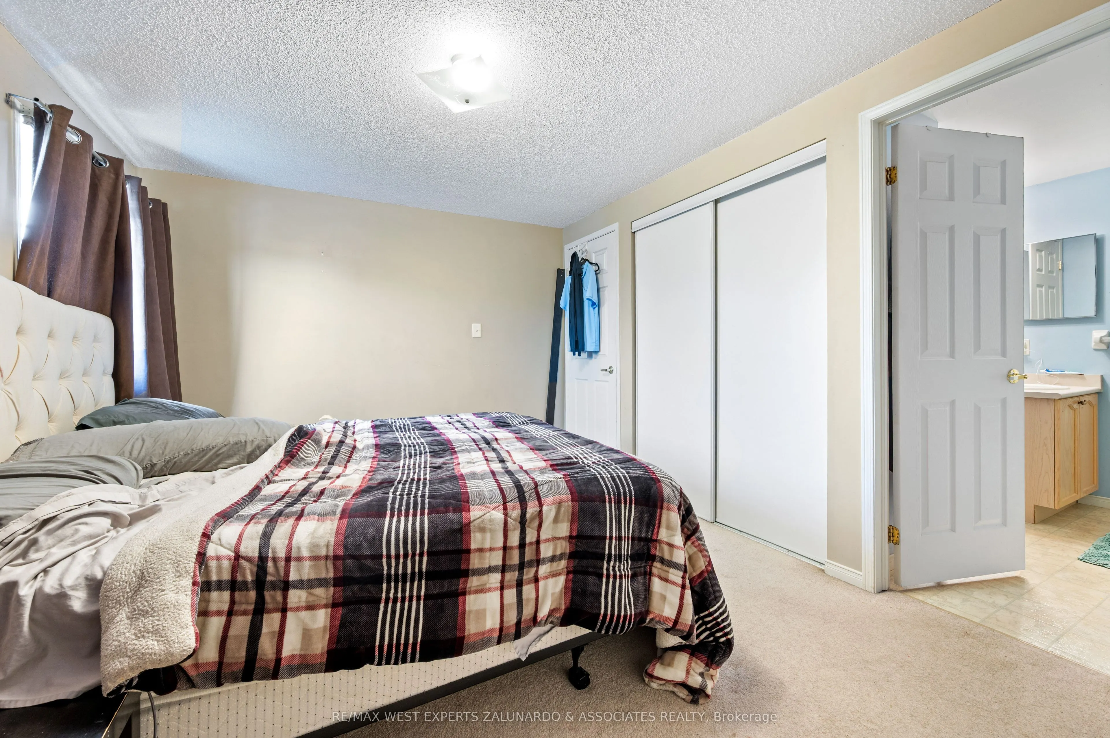 11 Raymond Crescent