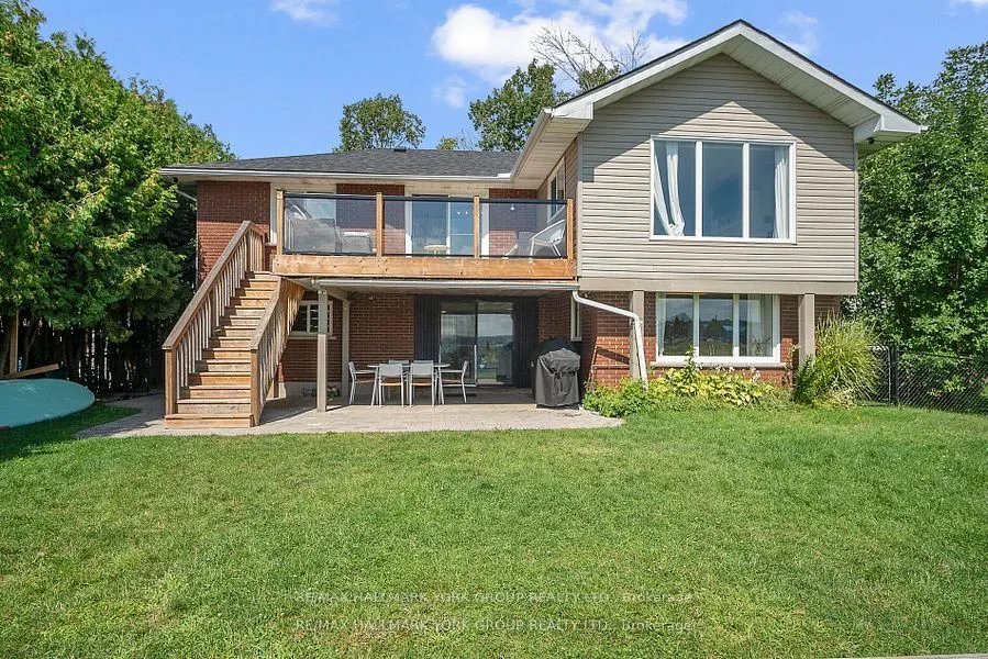 42 Lighthouse Crescent