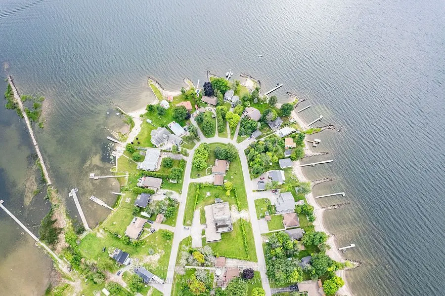 42 Lighthouse Crescent