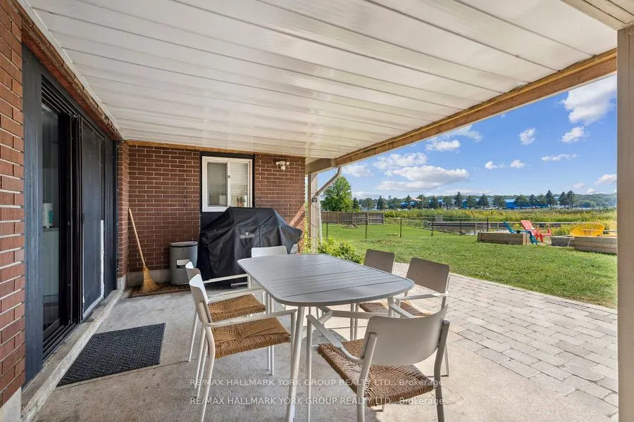 42 Lighthouse Crescent