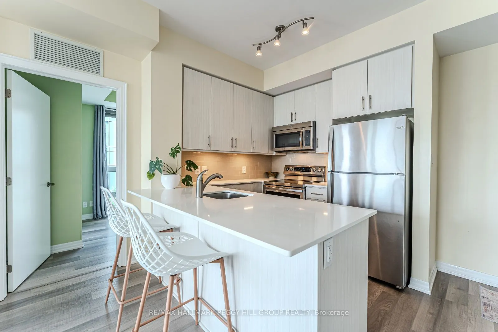 111 Worsley Street, #511