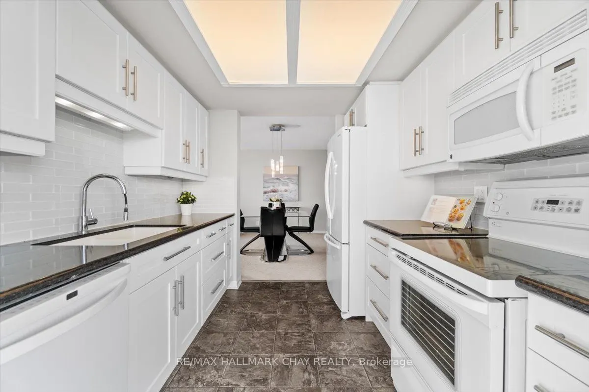 65 Ellen Street, #908
