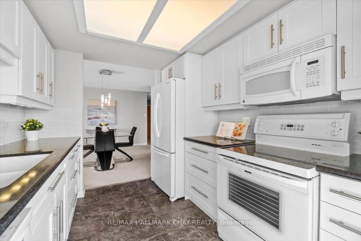 65 Ellen Street, #908
