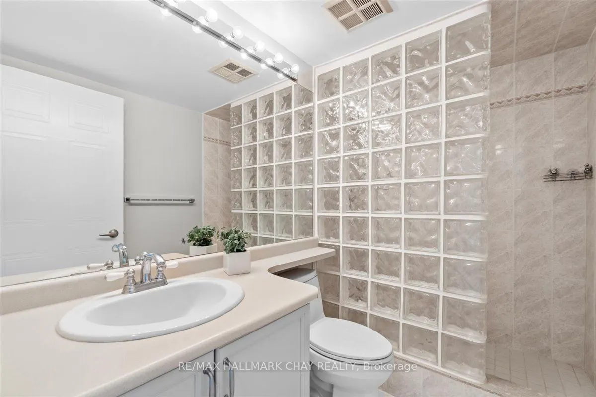 65 Ellen Street, #908