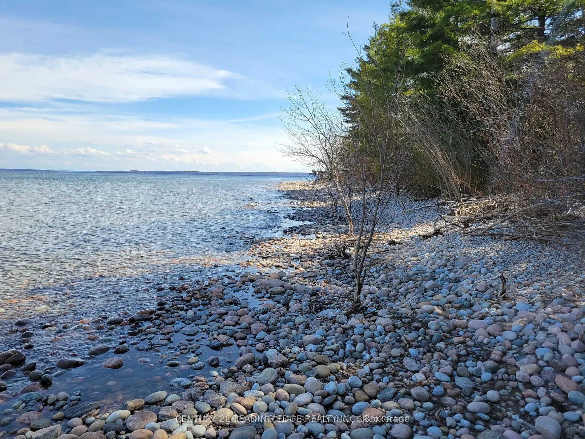 16 GIANT'S TOMB ISLAND