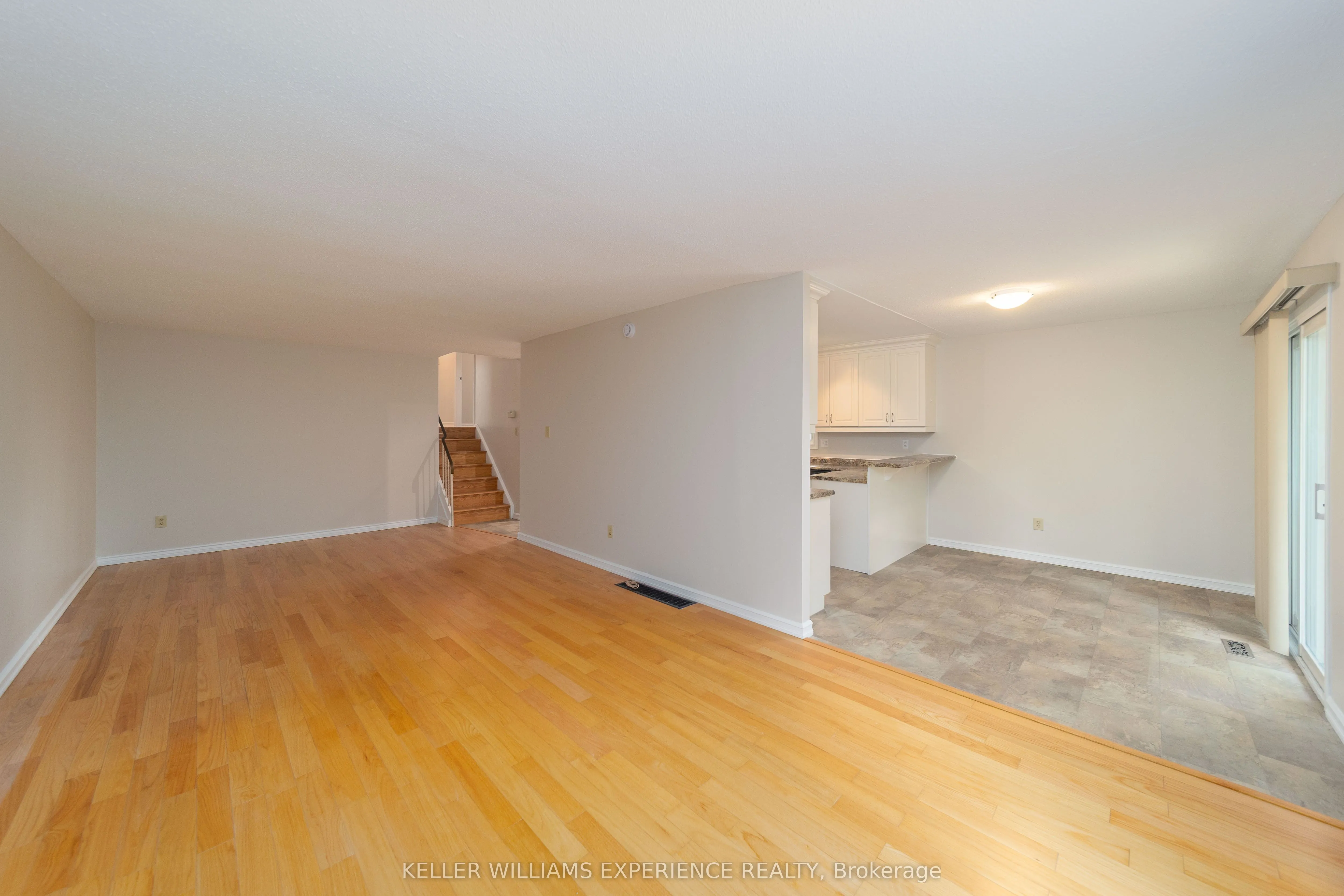 14 ASHDALE Court, #MAIN/UPPER LEVEL