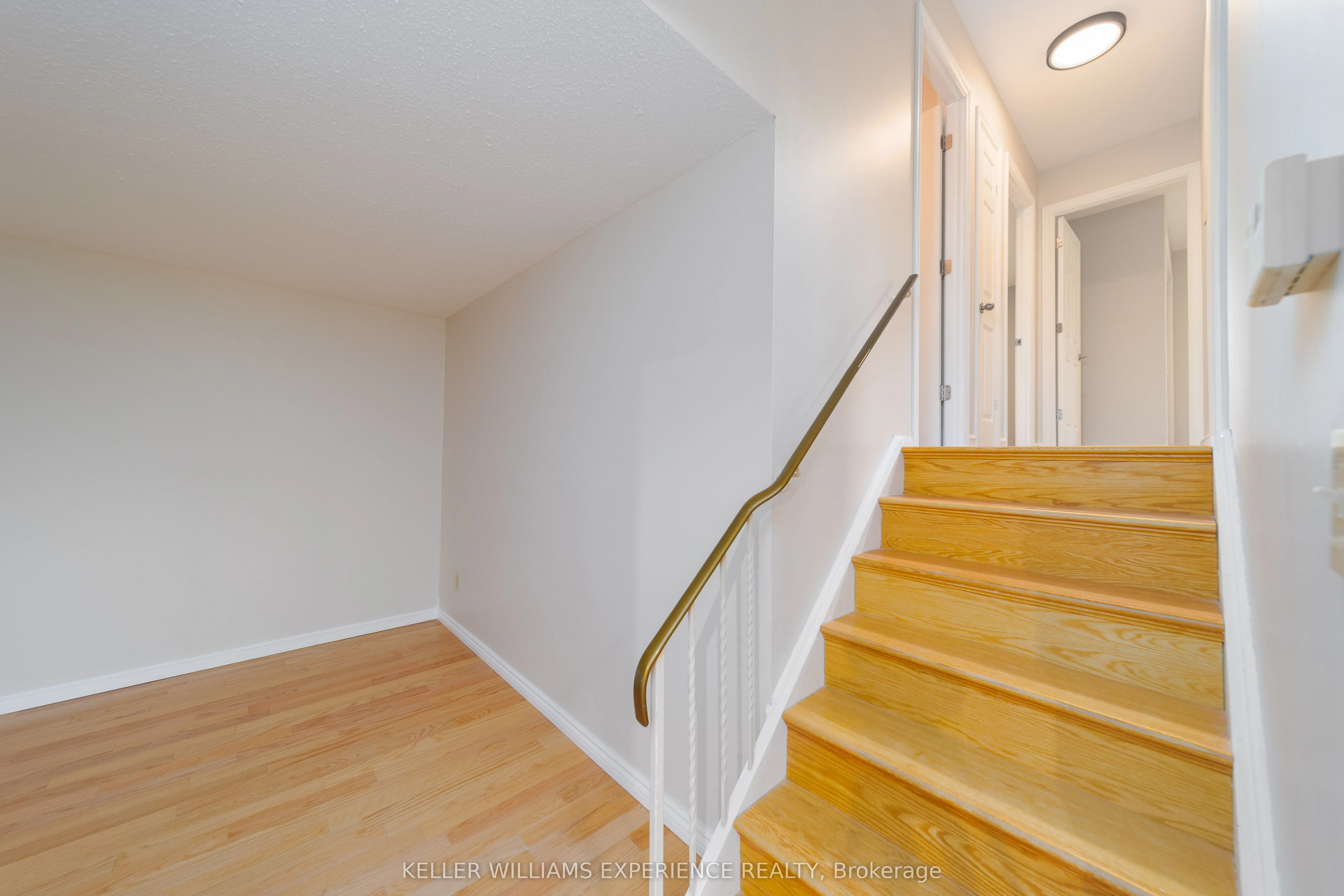 14 ASHDALE Court, #MAIN/UPPER LEVEL