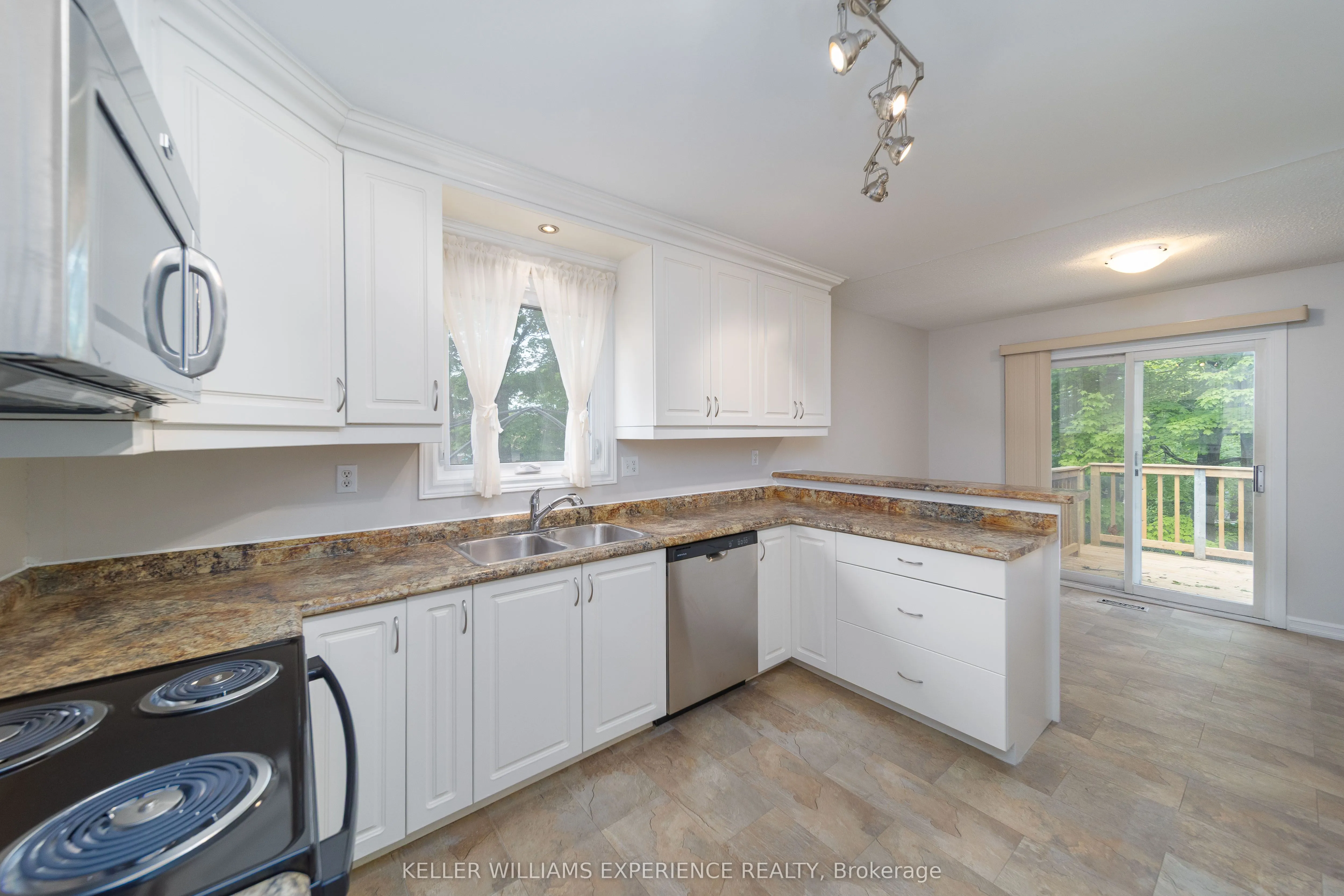 14 ASHDALE Court, #MAIN/UPPER LEVEL