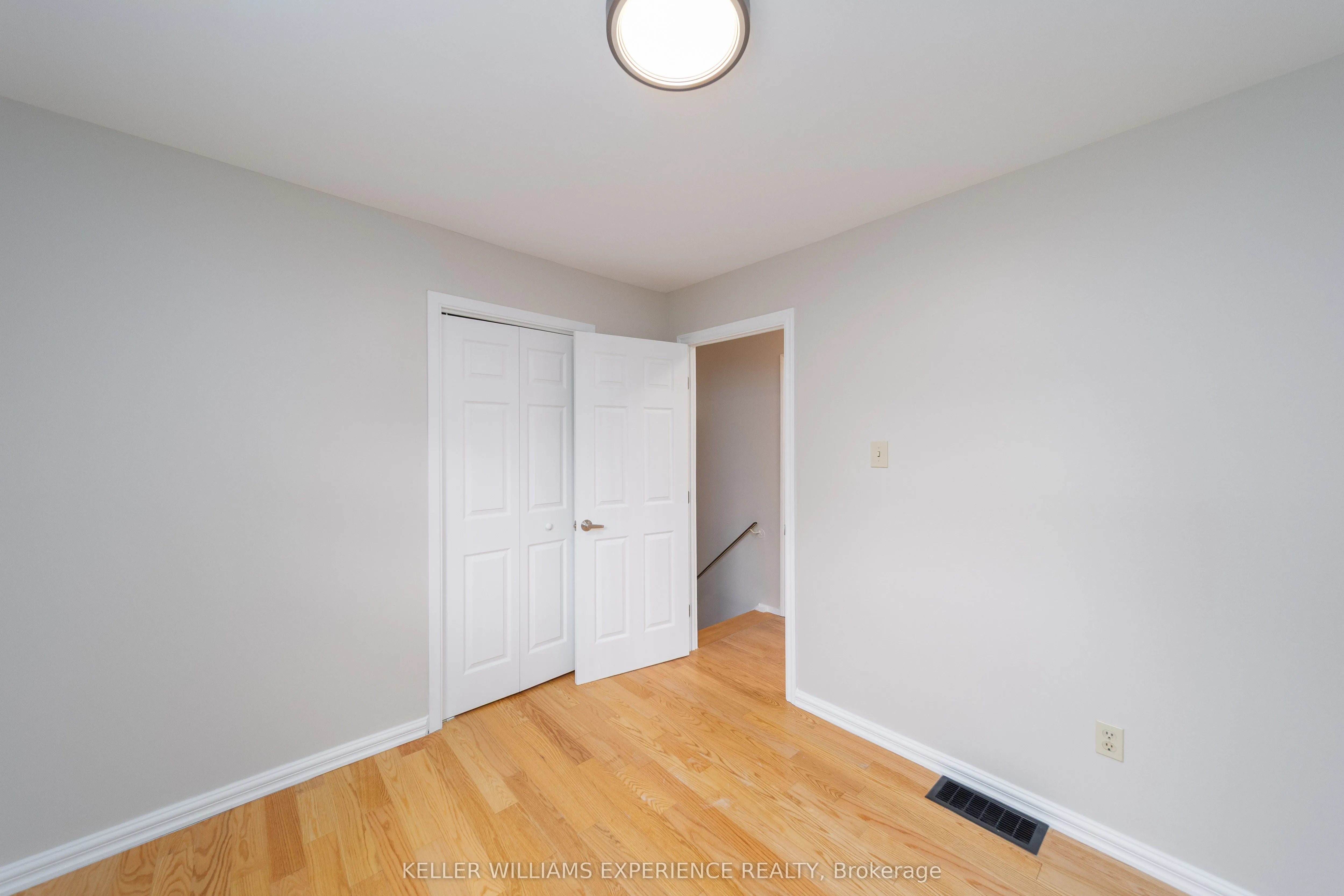 14 ASHDALE Court, #MAIN/UPPER LEVEL
