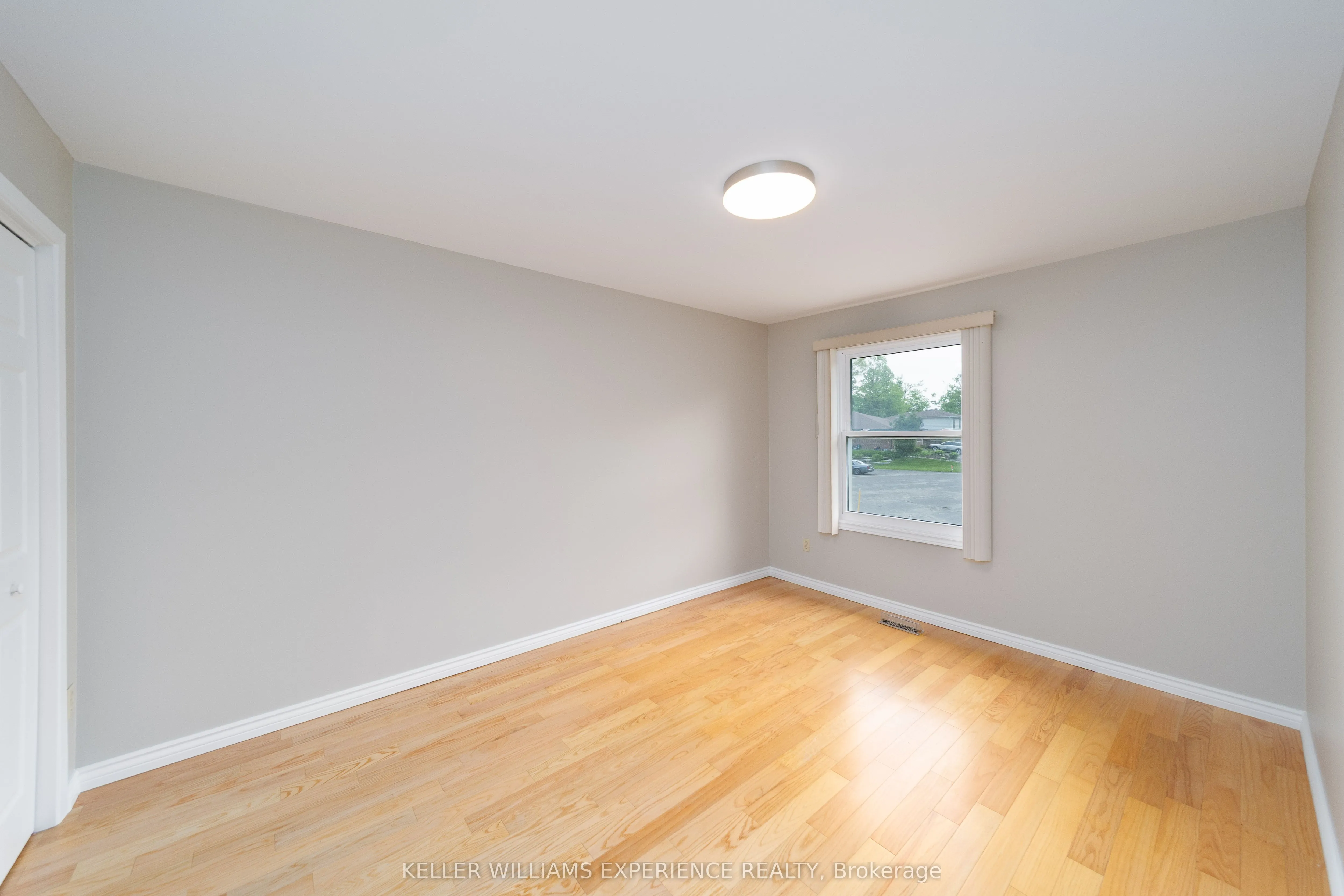 14 ASHDALE Court, #MAIN/UPPER LEVEL