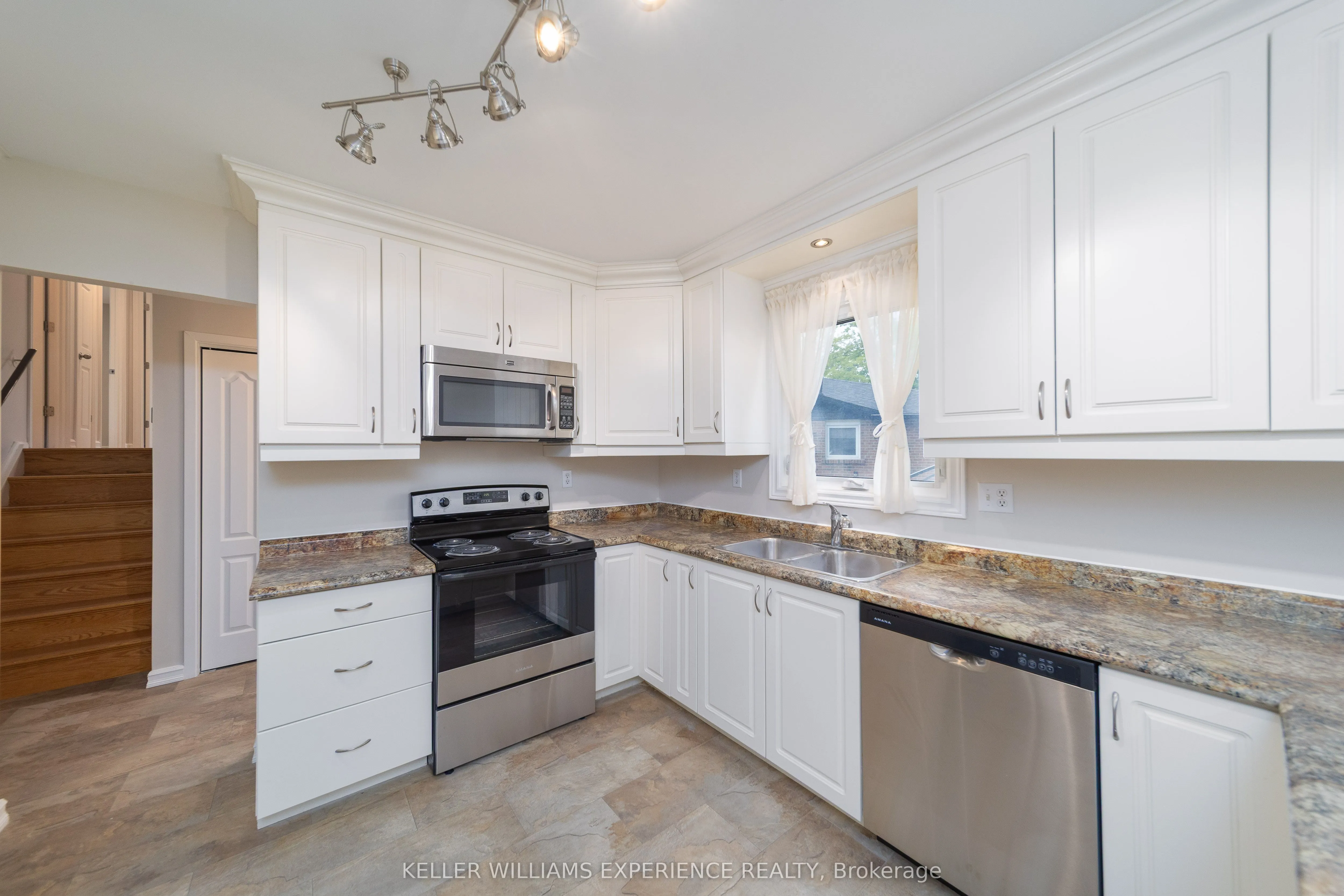 14 ASHDALE Court, #MAIN/UPPER LEVEL