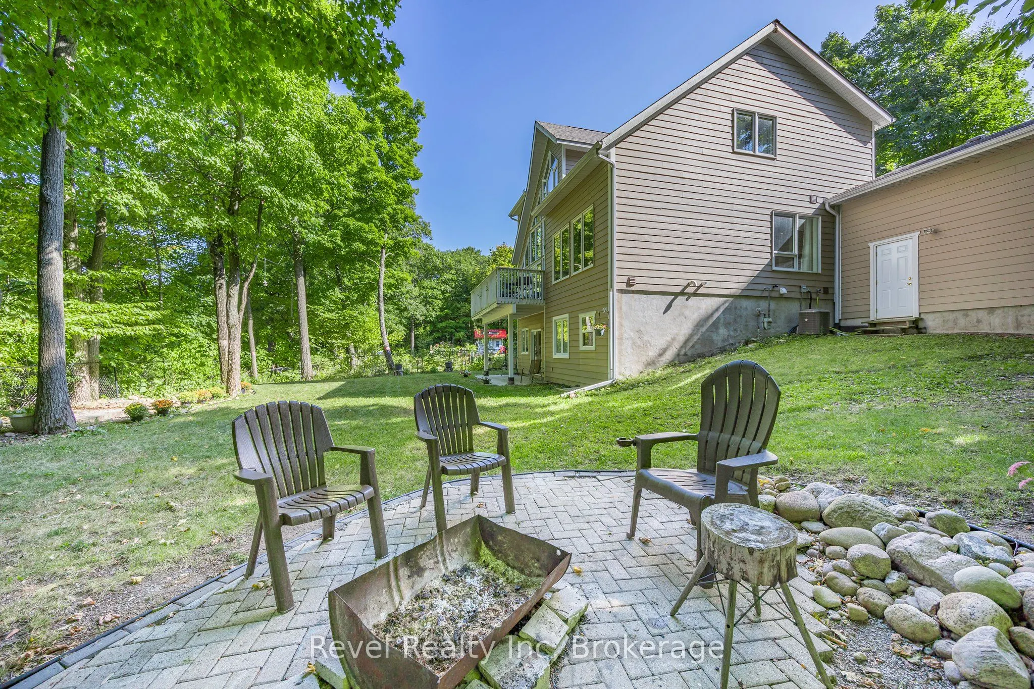 10 MUSQUAKE Court
