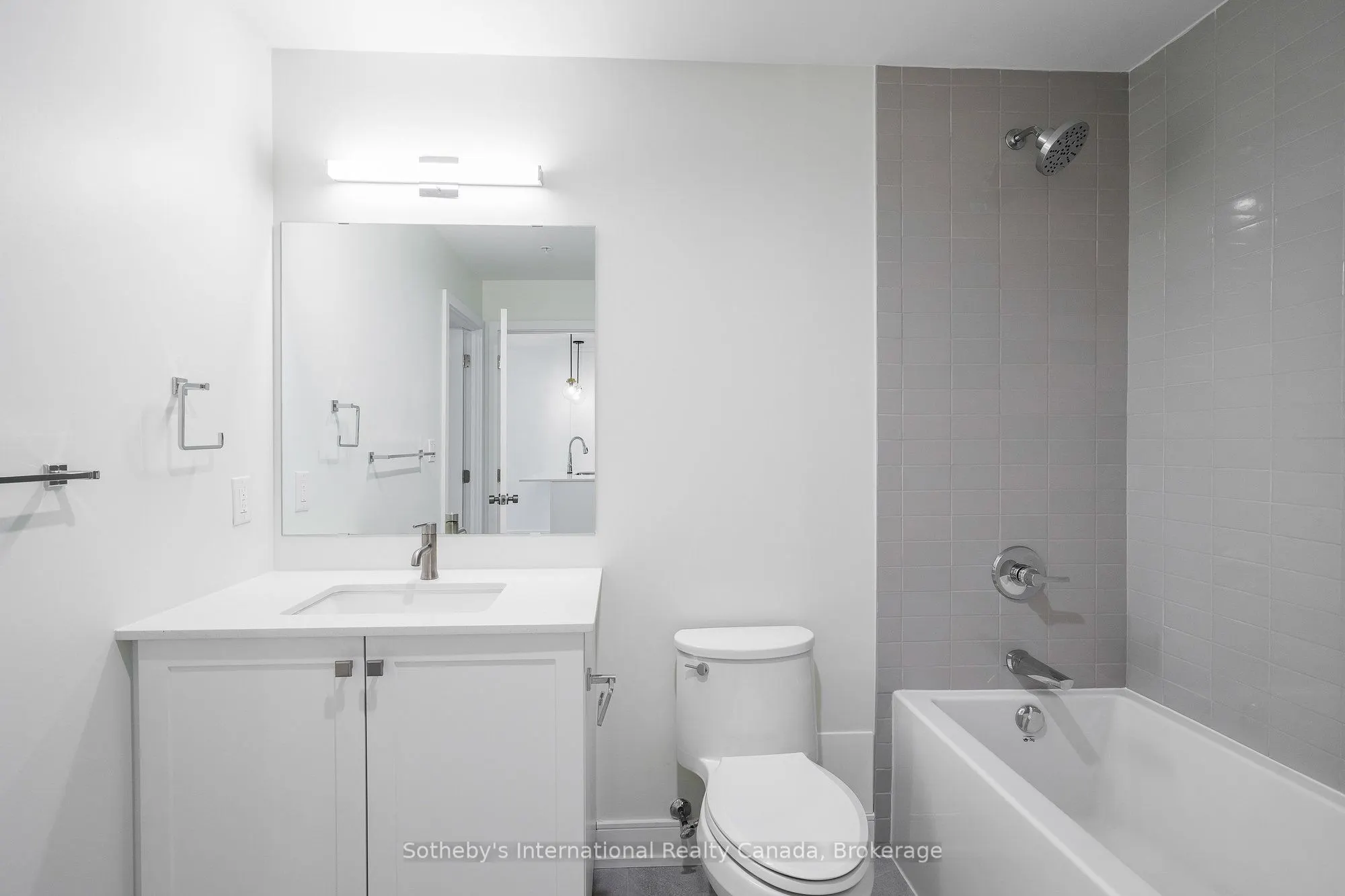 121 Mary Street, #322