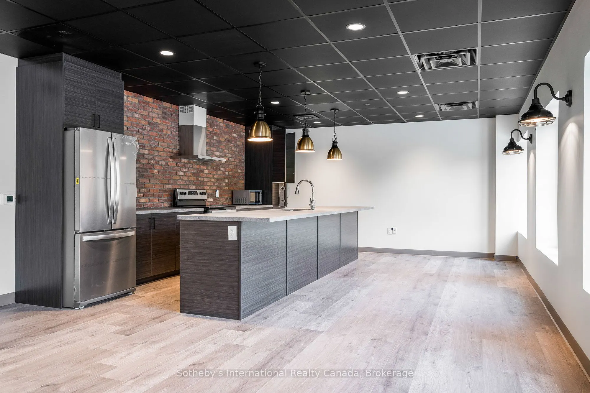 121 Mary Street, #322
