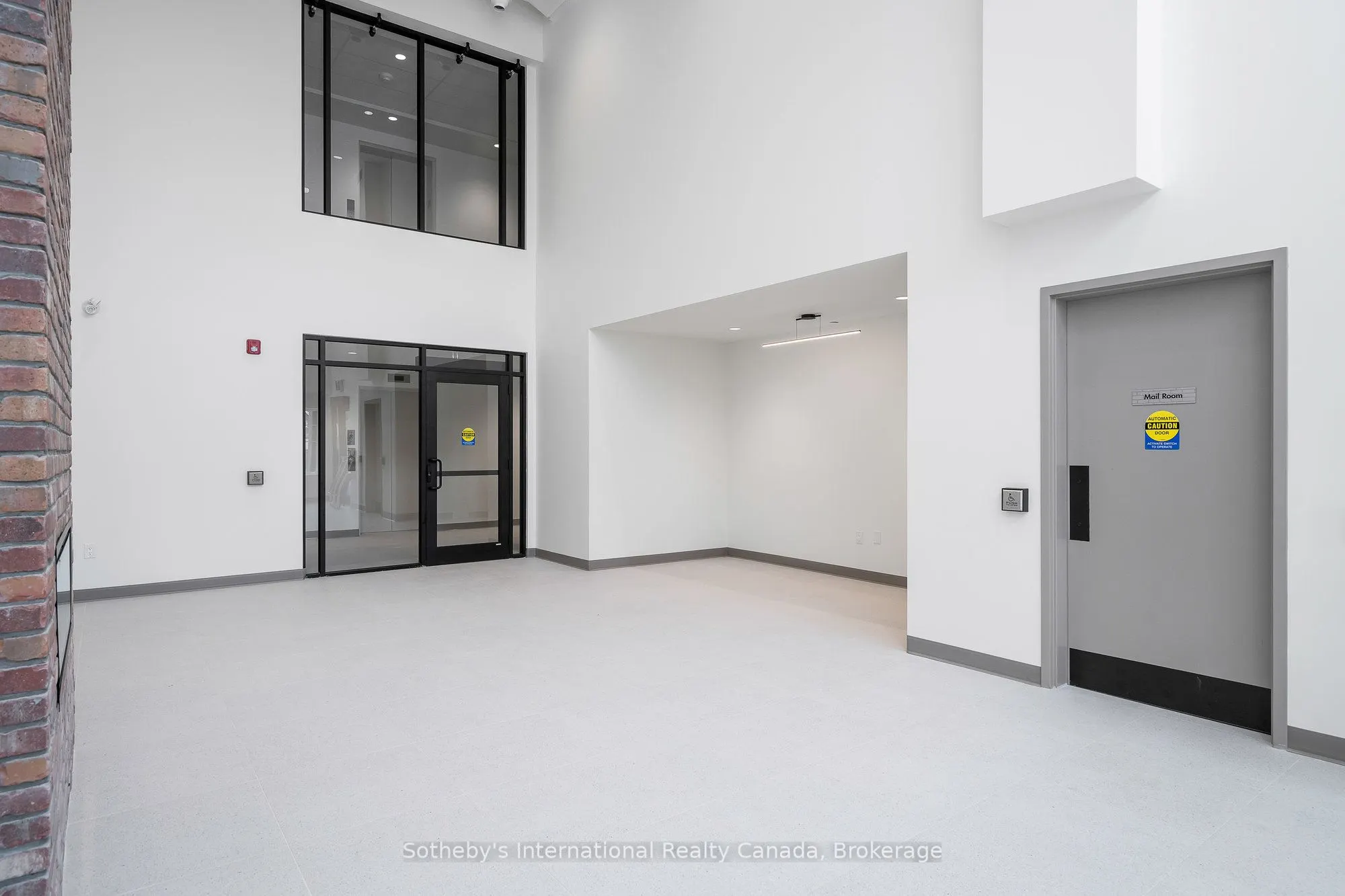 121 Mary Street, #322