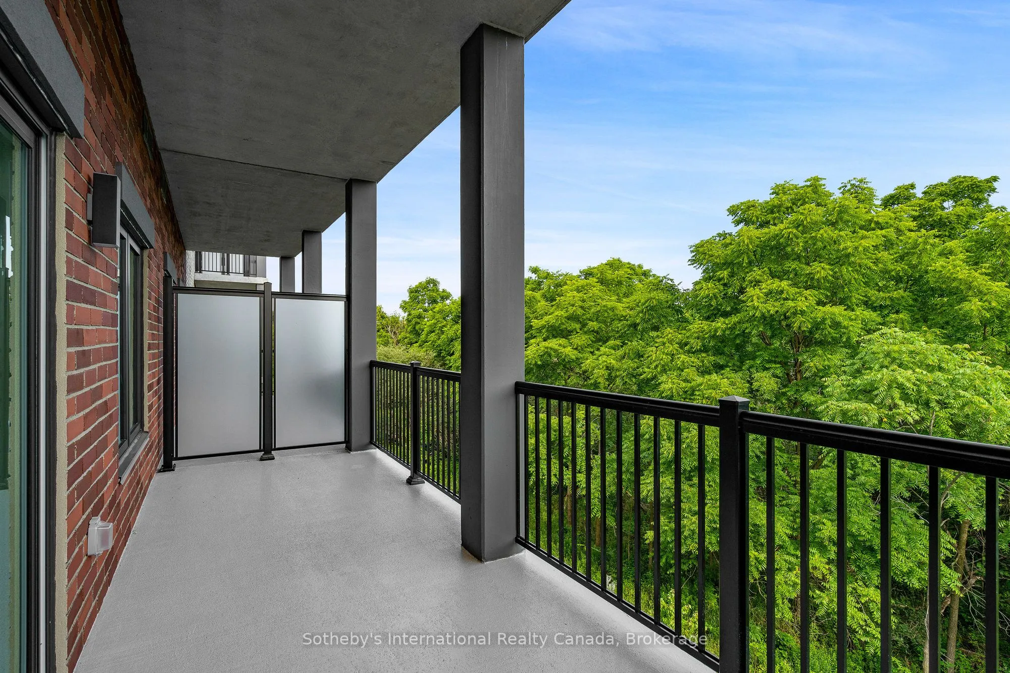 121 Mary Street, #322