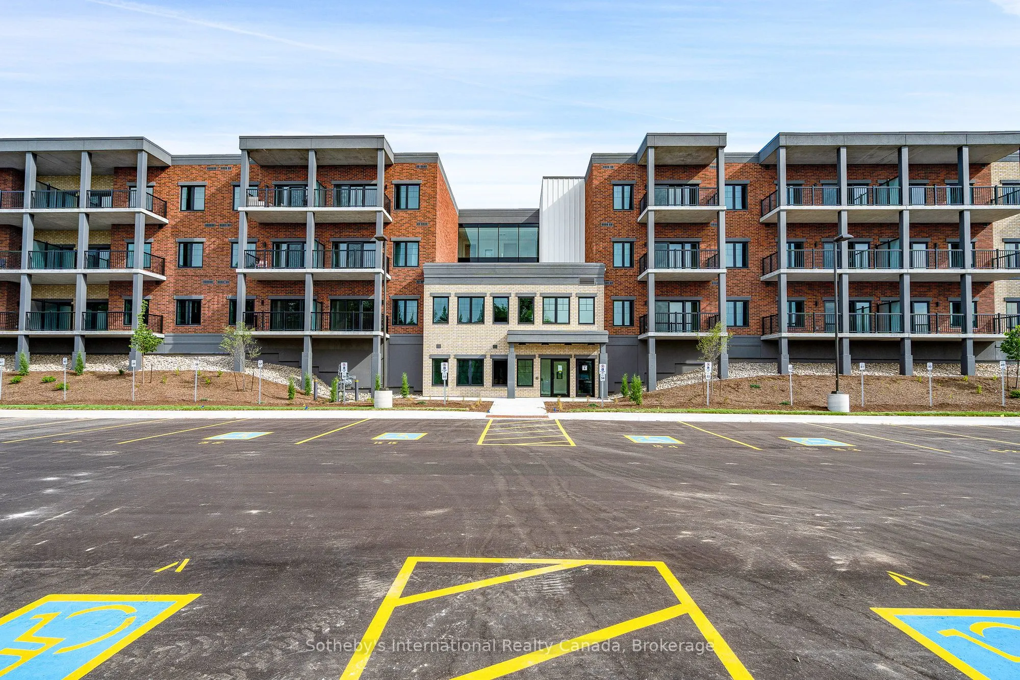 121 Mary Street, #322