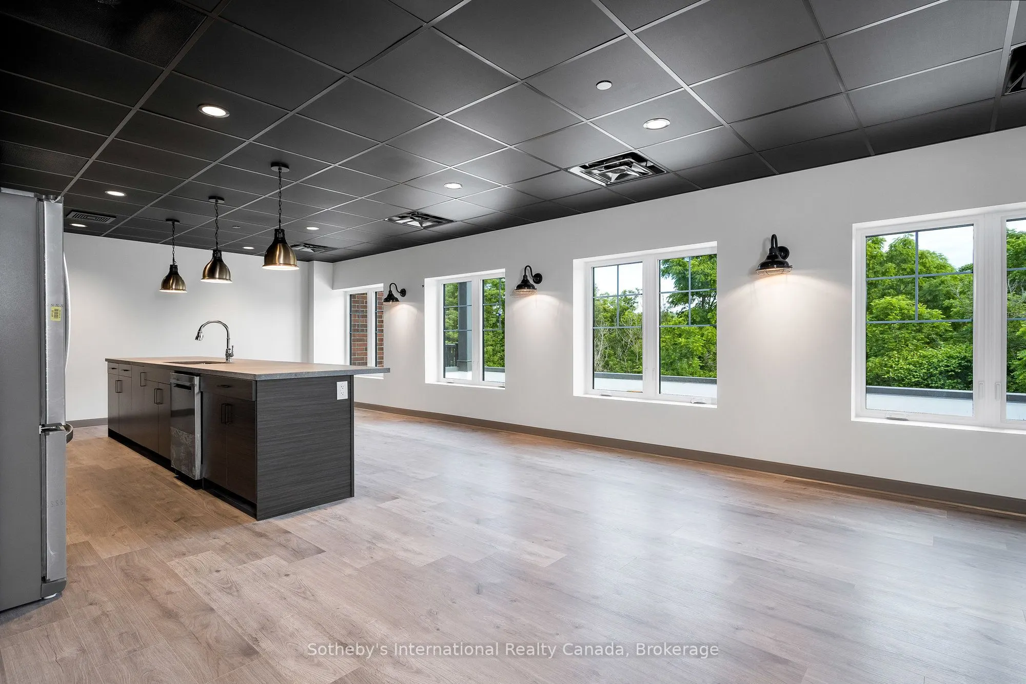 121 Mary Street, #322