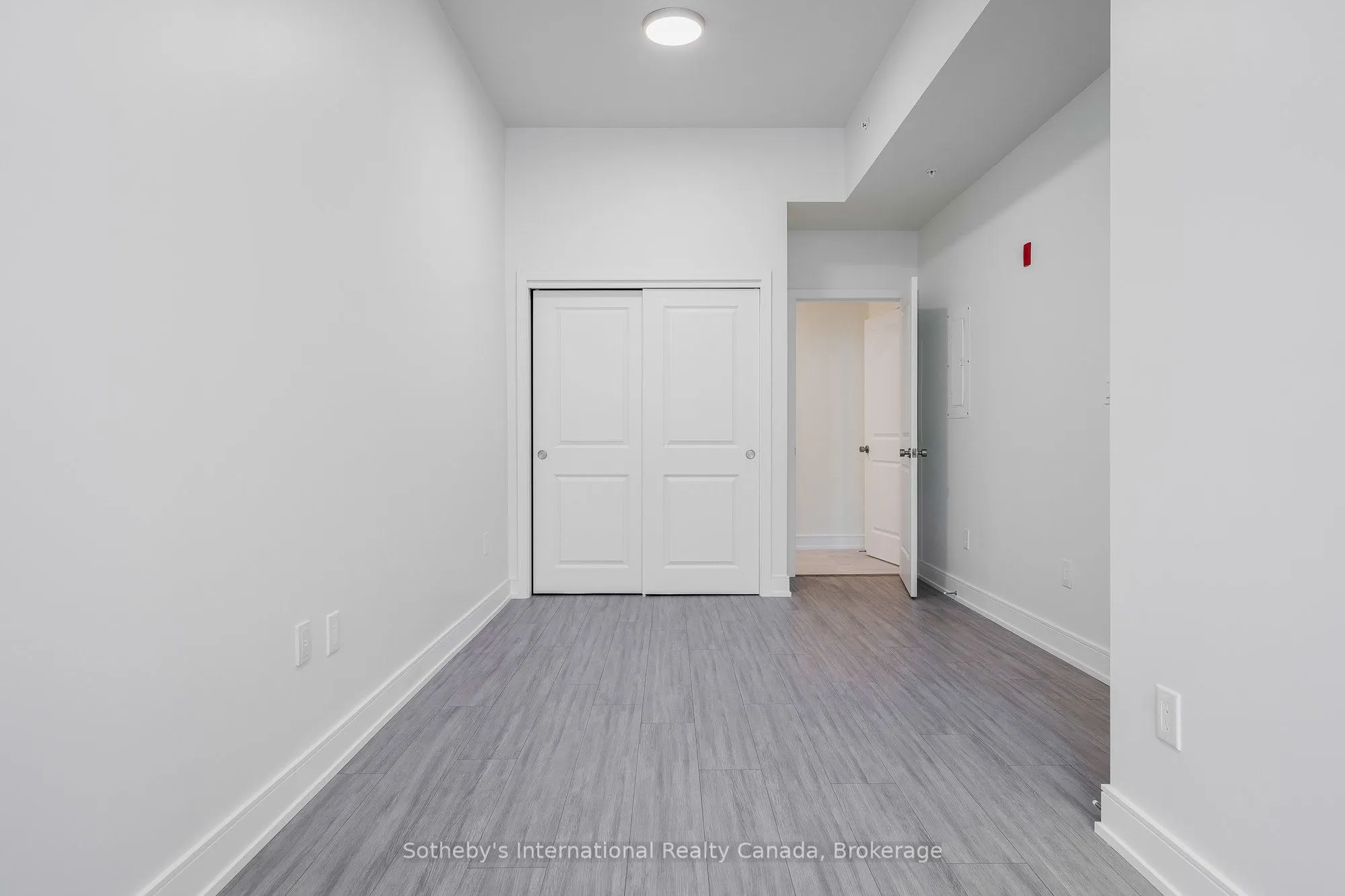 121 Mary Street, #322