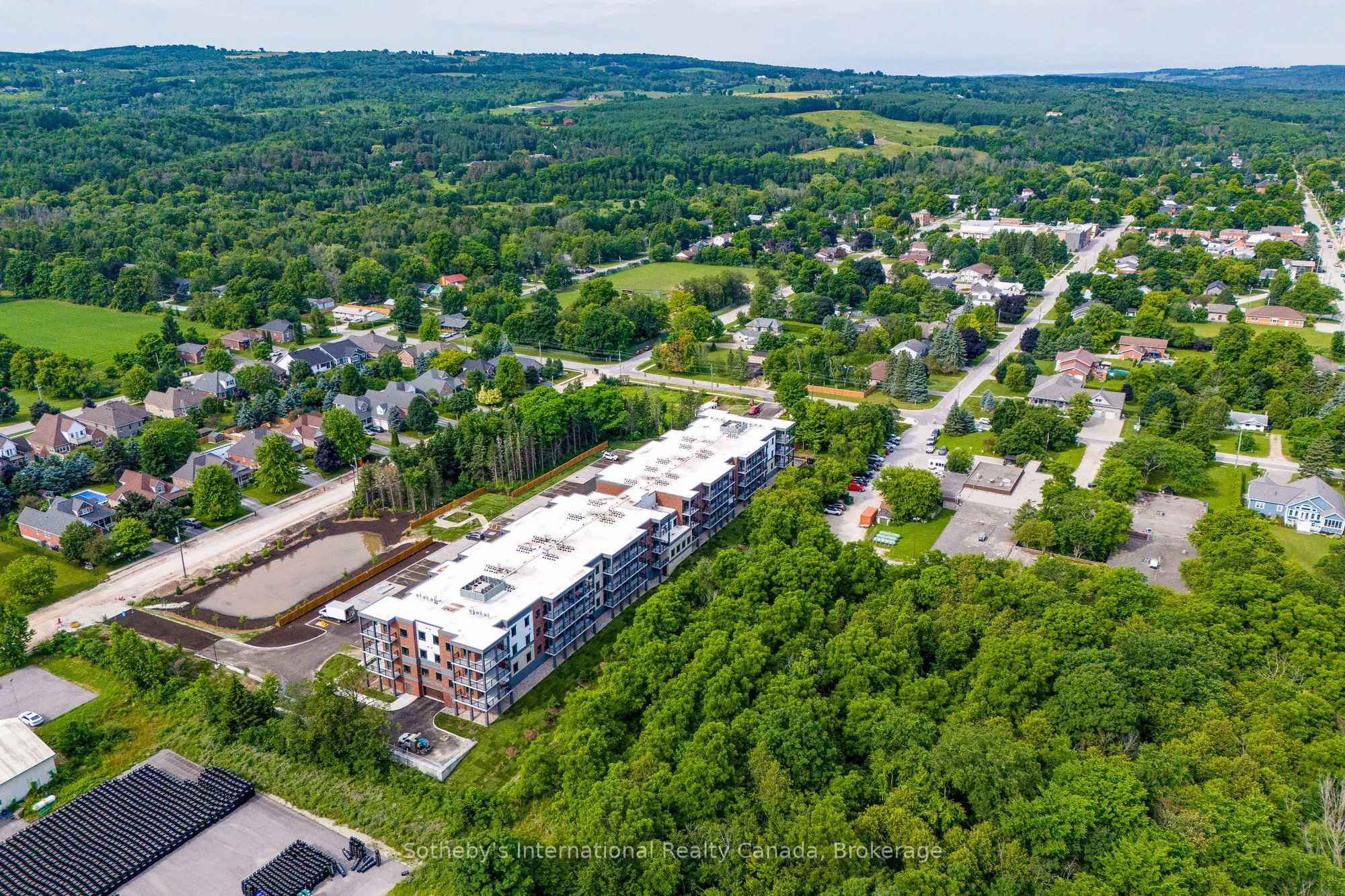 121 Mary Street, #322