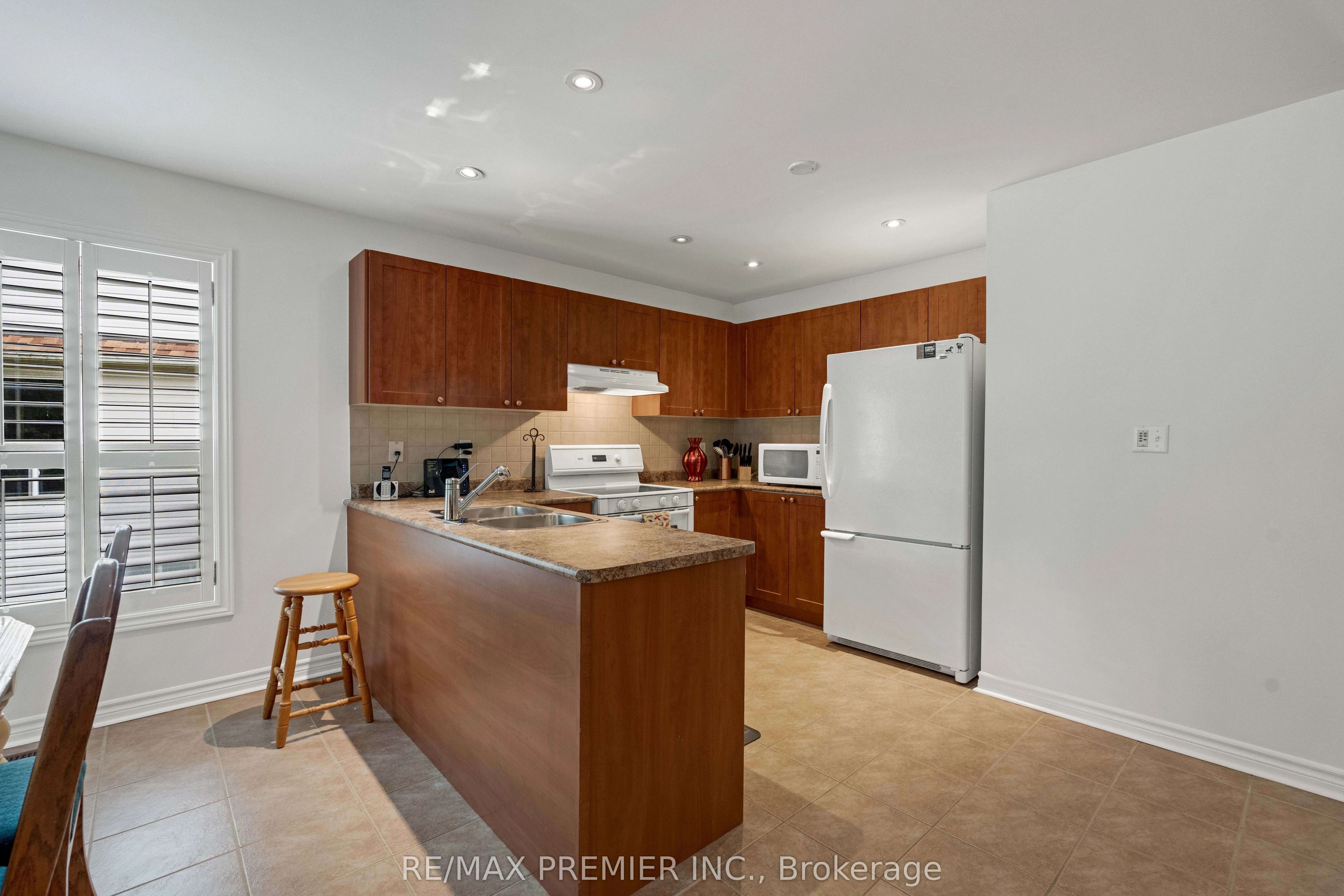 6 Rose Valley Way