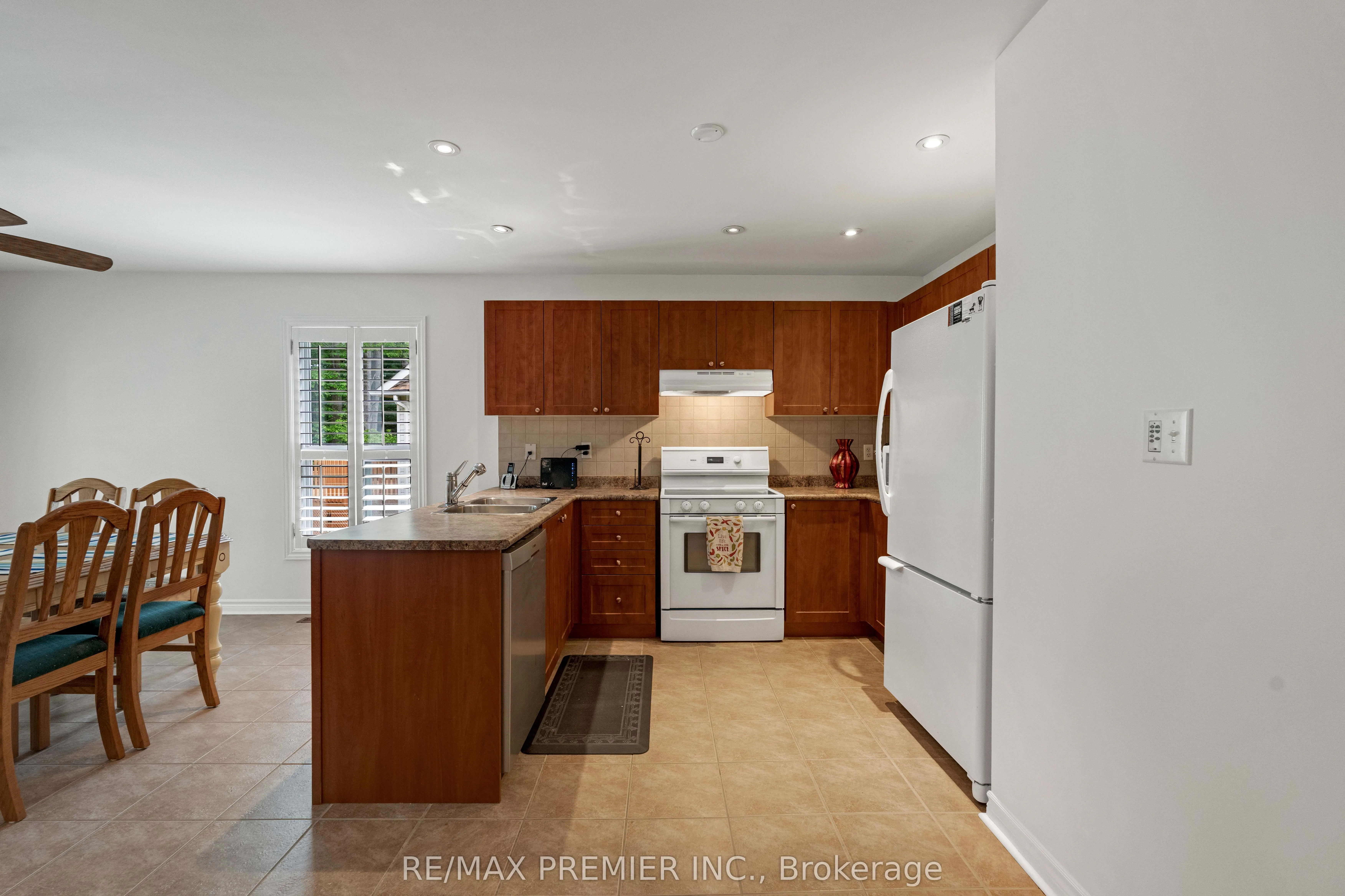 6 Rose Valley Way