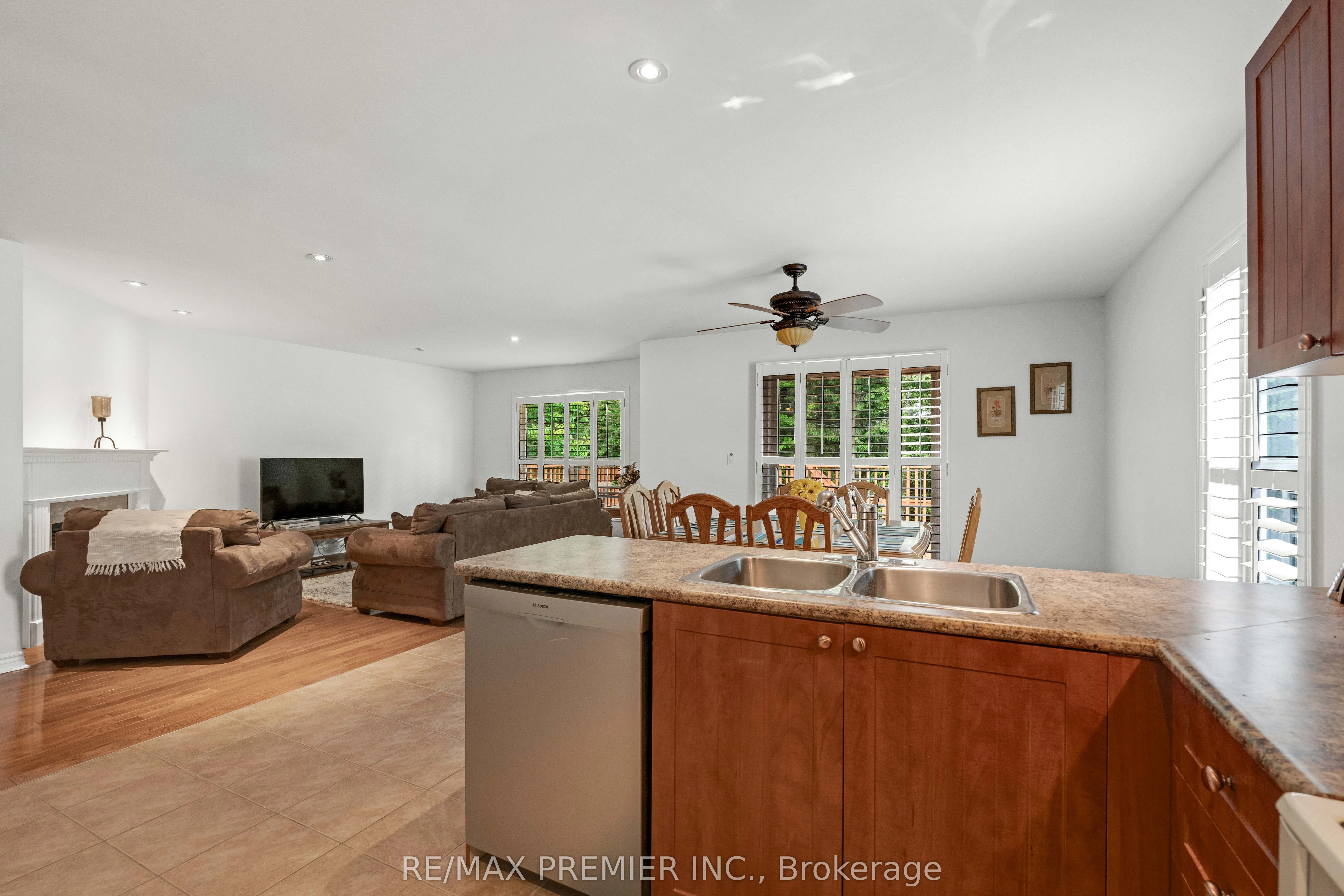 6 Rose Valley Way