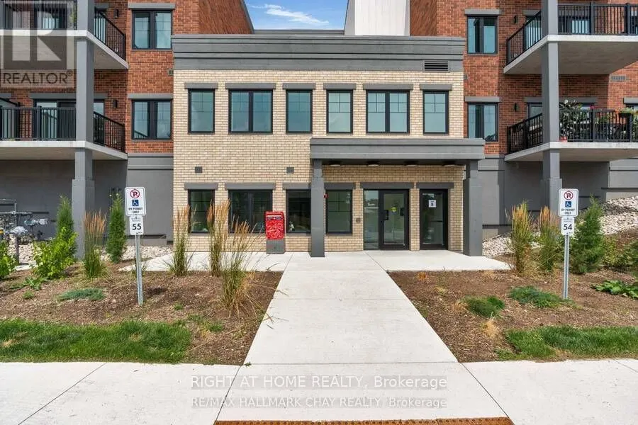 121 Mary Street, #213